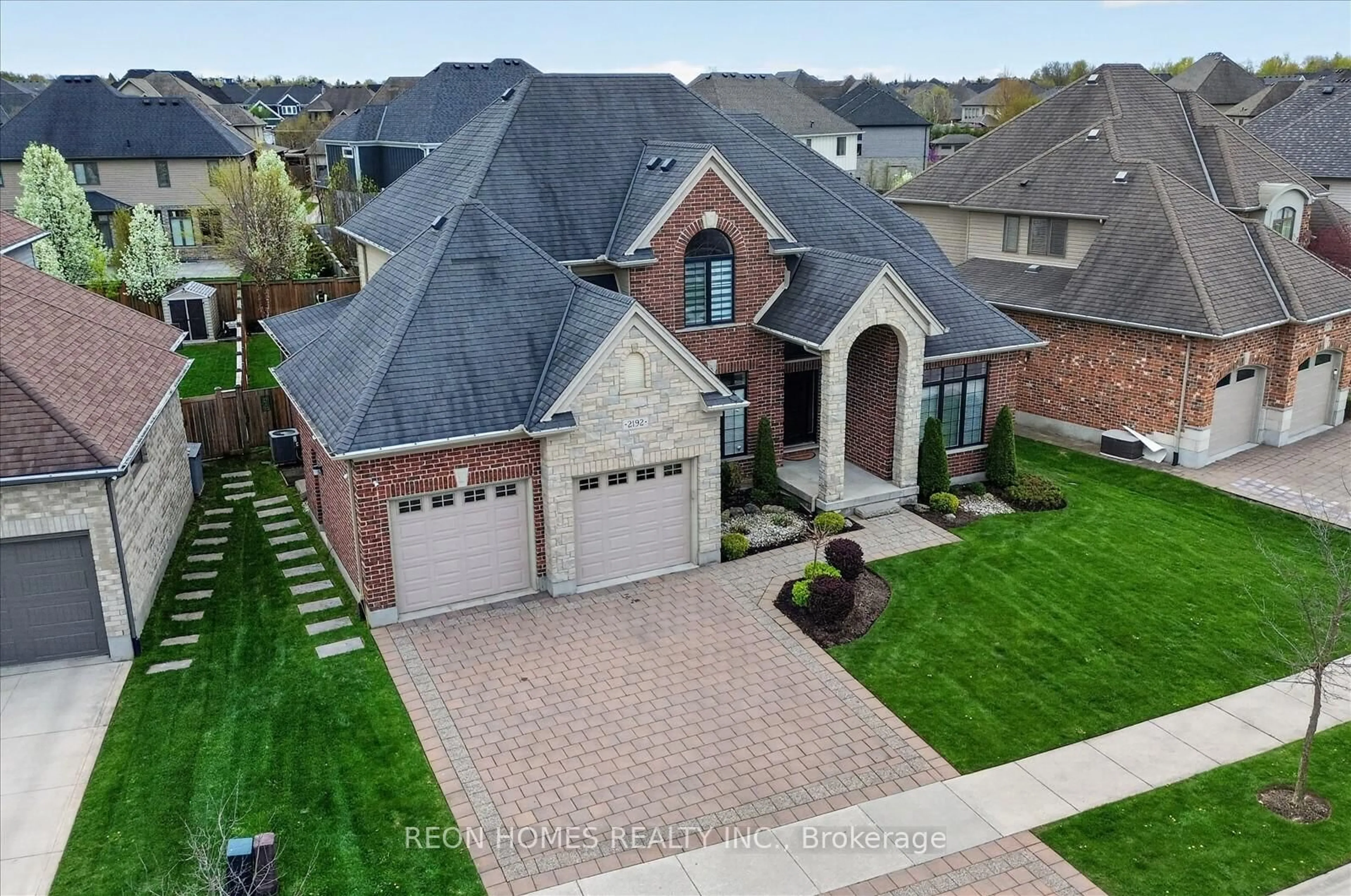 A pic from outside/outdoor area/front of a property/back of a property/a pic from drone, street for 2192 CALLINGHAM Dr, London North Ontario N6G 5B8