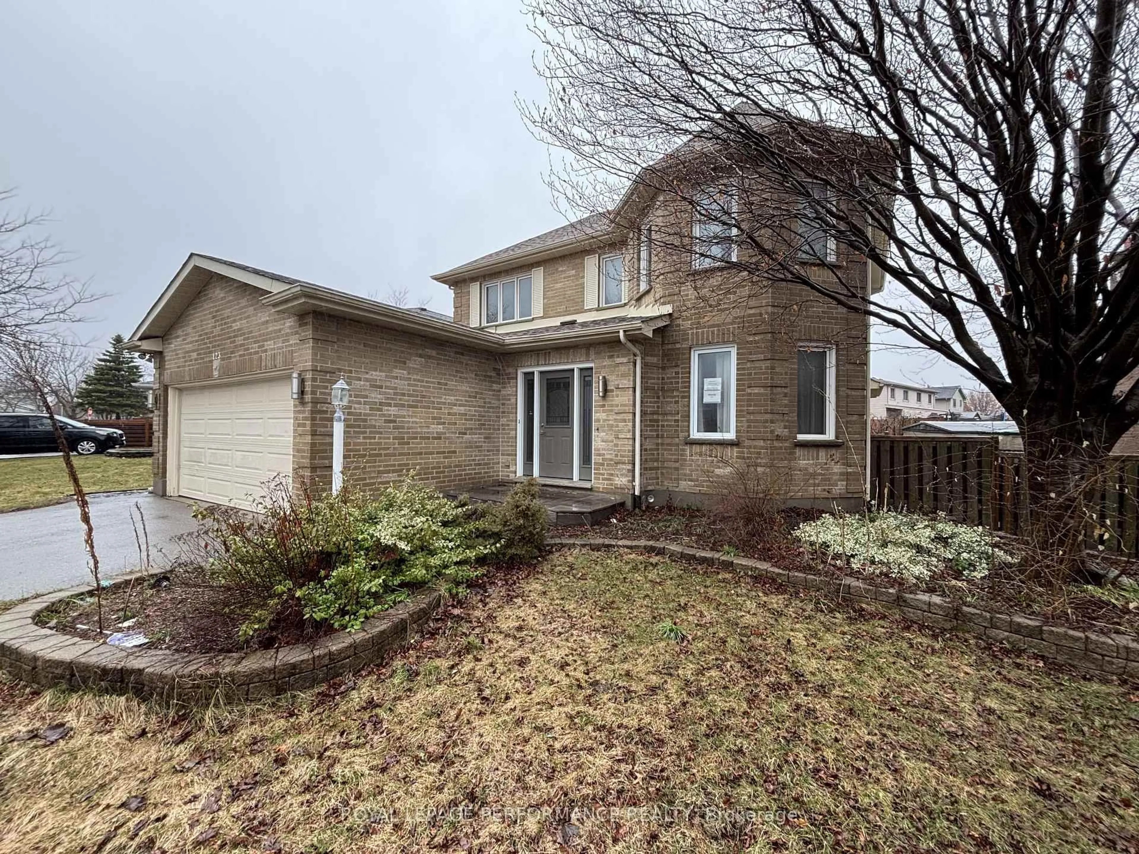 Unknown for 123 Napoleon Crt, London East Ontario N5V 4B2