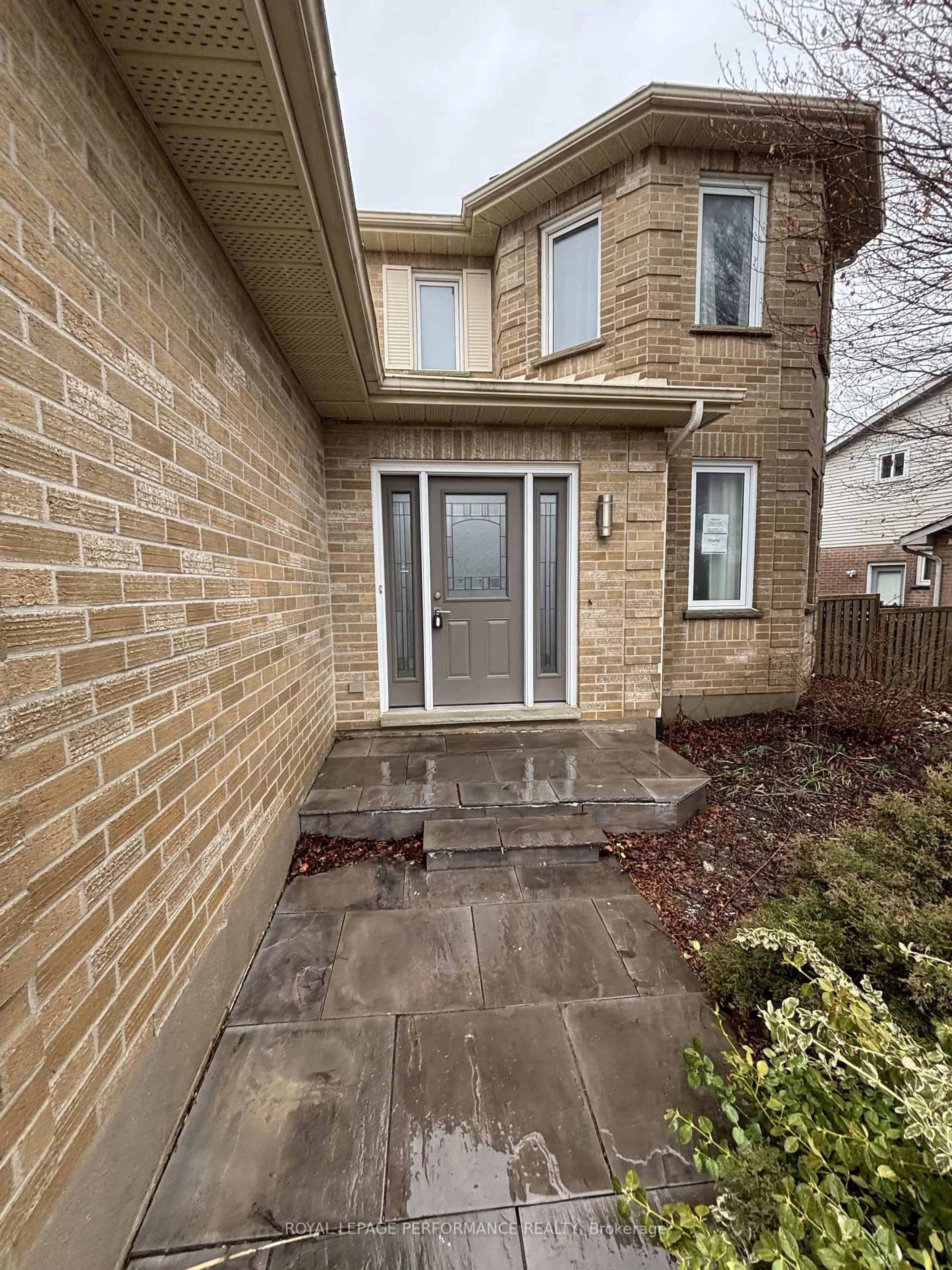 Unknown for 123 Napoleon Crt, London East Ontario N5V 4B2