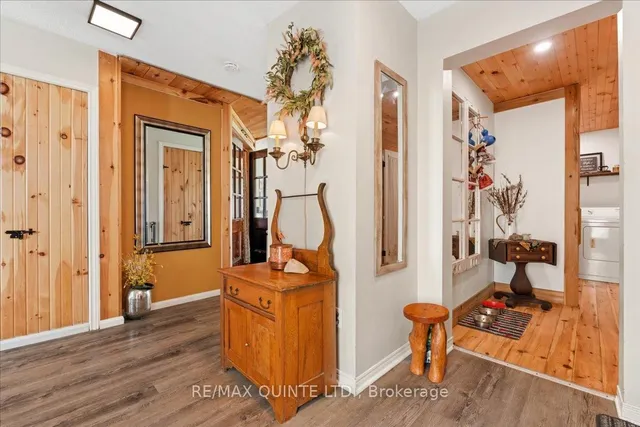 15775 Loyalist Pkwy, Prince Edward County 5