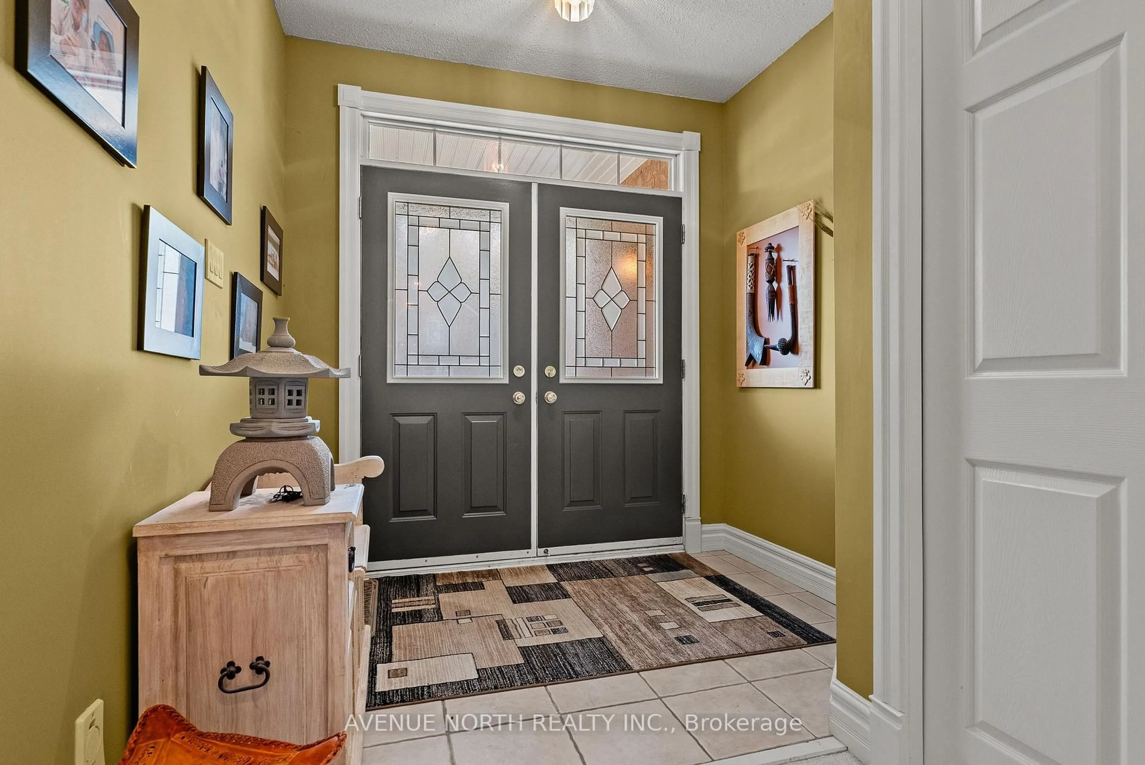 Indoor entryway for 68 Maple Stand Way, Ottawa Ontario K2G 6R4