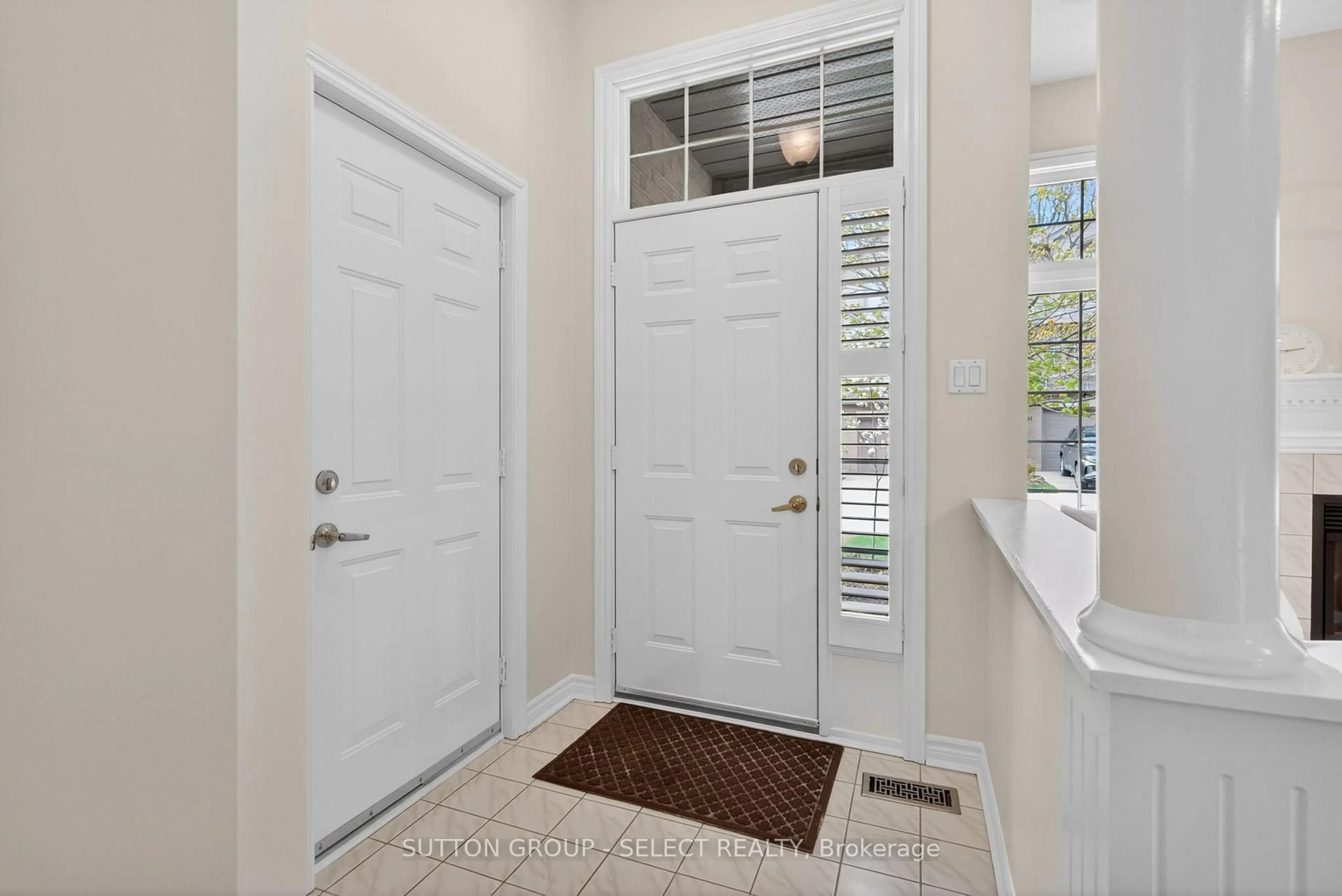 Indoor entryway for 270 North Centre Rd #5, London North Ontario N6G 5E2