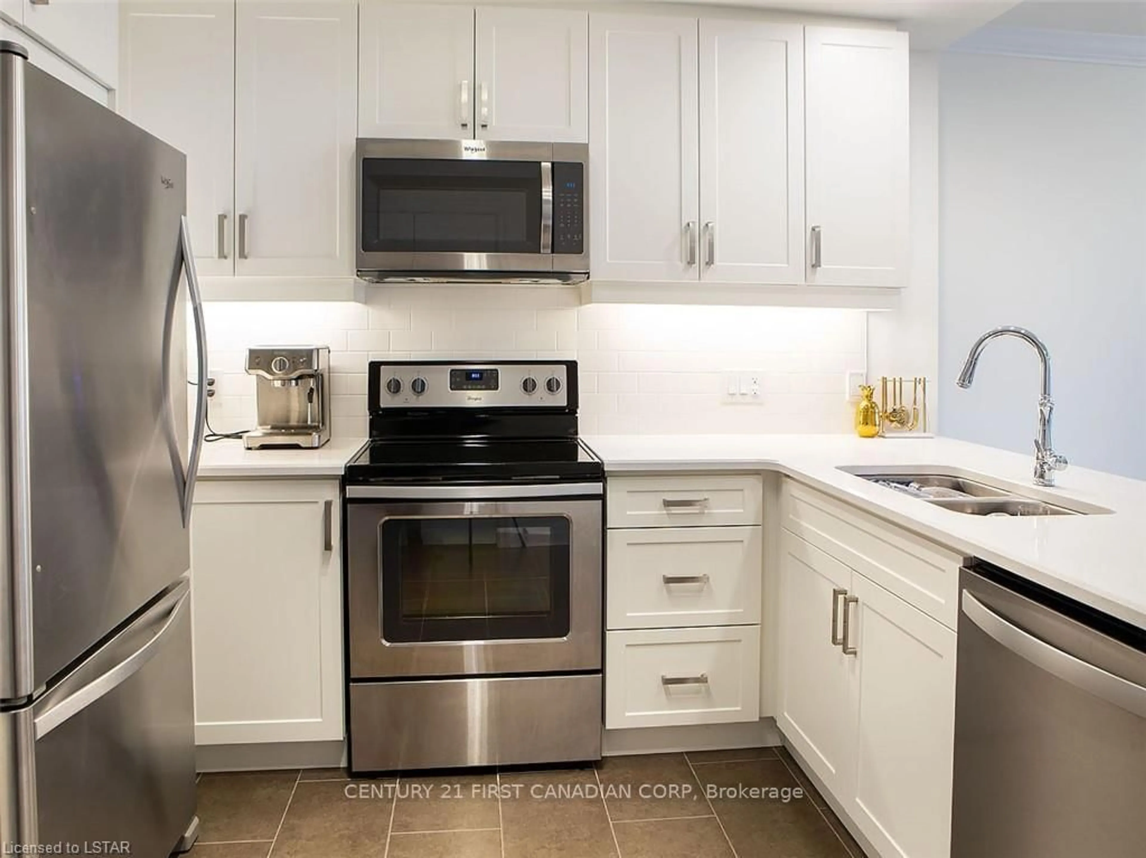 Standard kitchen, ceramic/tile floor for 505 TALBOT St #1406, London East Ontario N6A 2S6