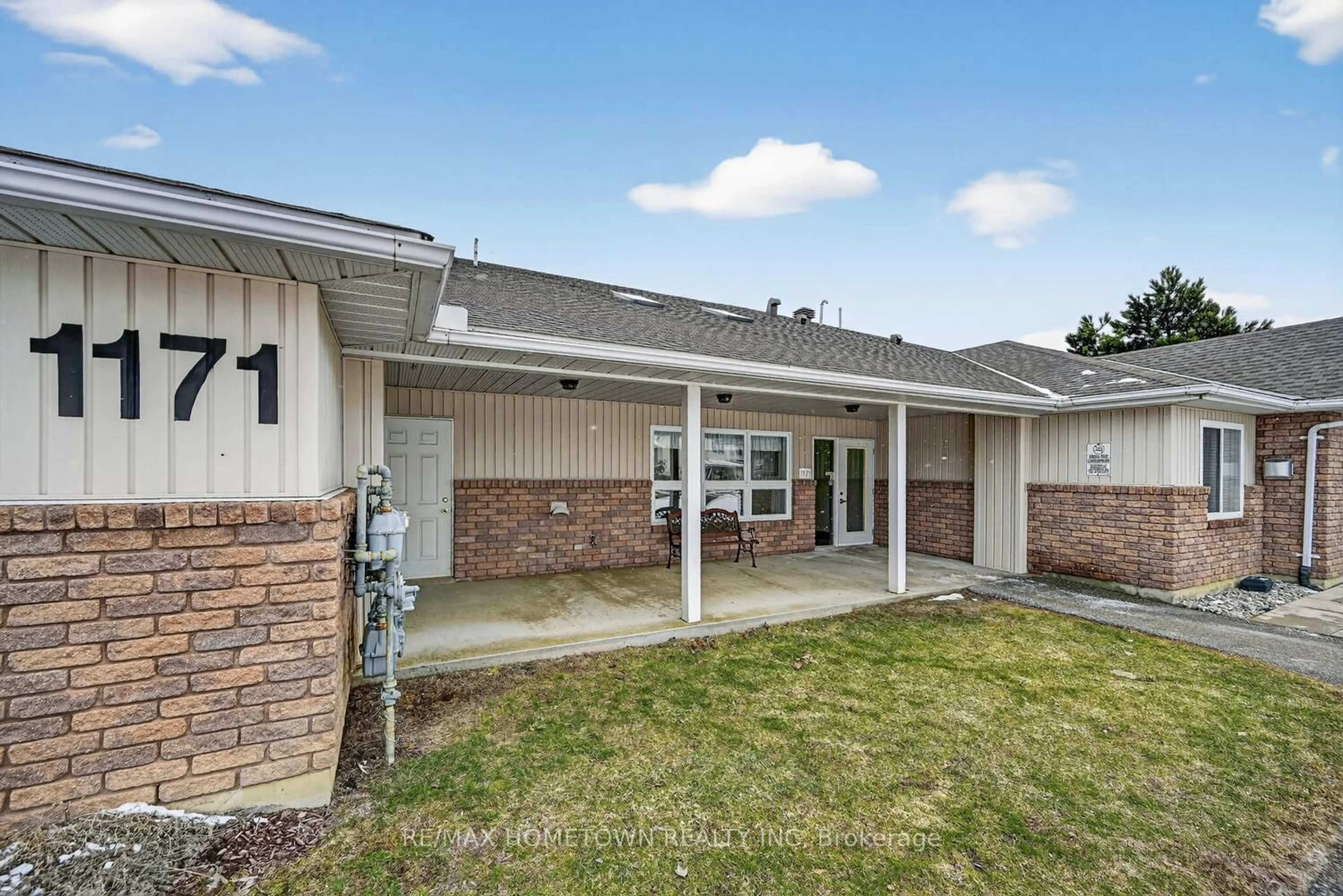 Home with vinyl exterior material, unknown for 1171 Millwood Ave #5, Brockville Ontario K6V 7L5