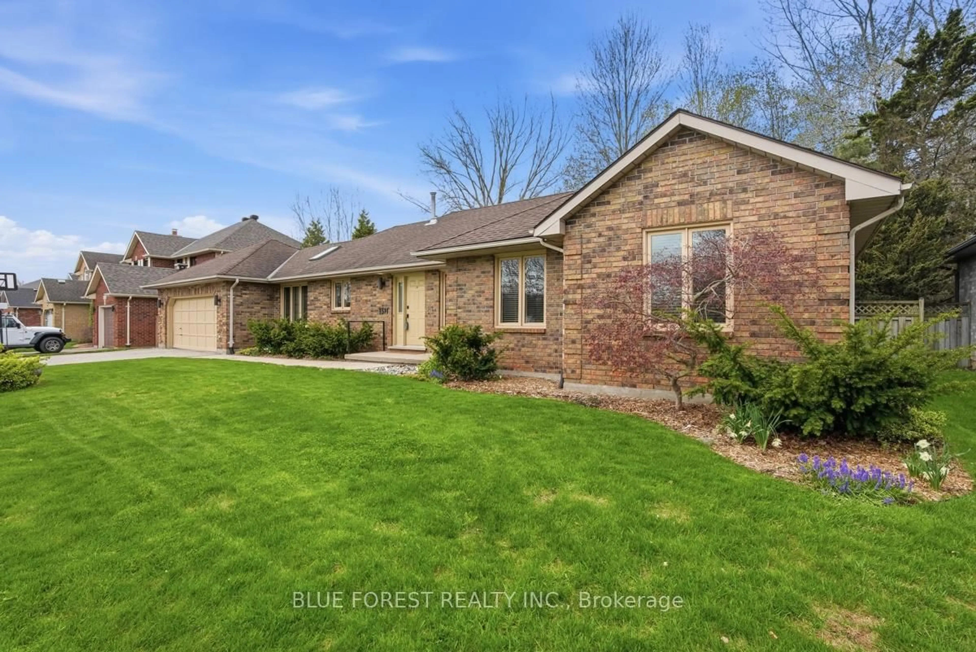 Home with brick exterior material, unknown for 1311 Aldersbrook Rd, London North Ontario N6G 3J1