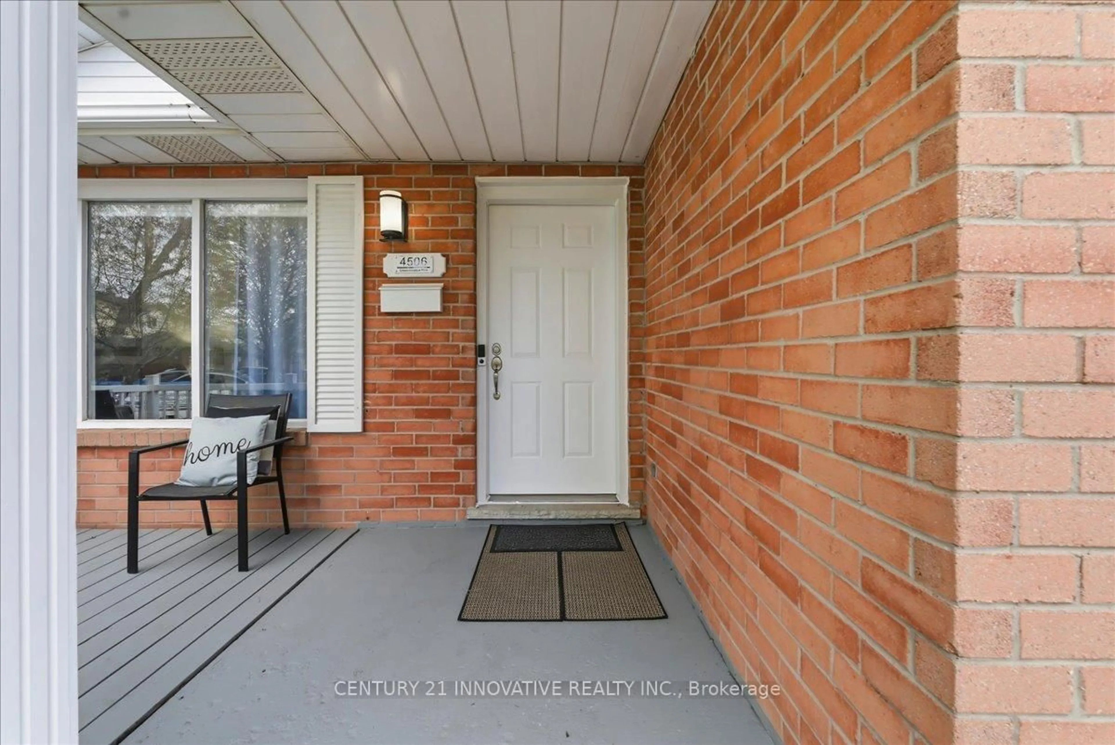Indoor entryway for 4506 Green Meadow Blvd, Lincoln Ontario L3J 0A8