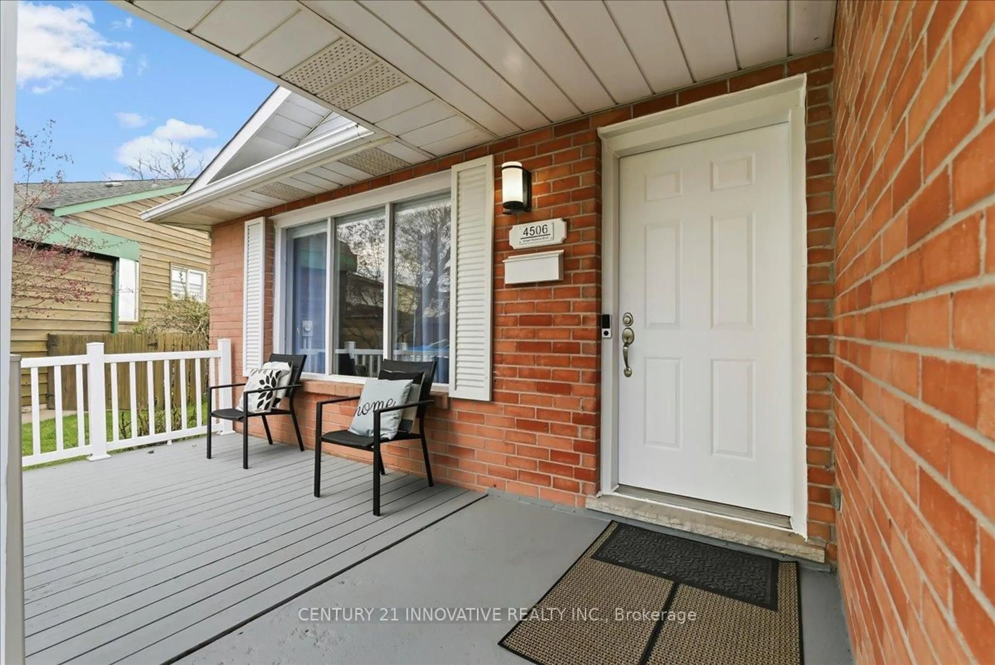 Indoor entryway for 4506 Green Meadow Blvd, Lincoln Ontario L3J 0A8