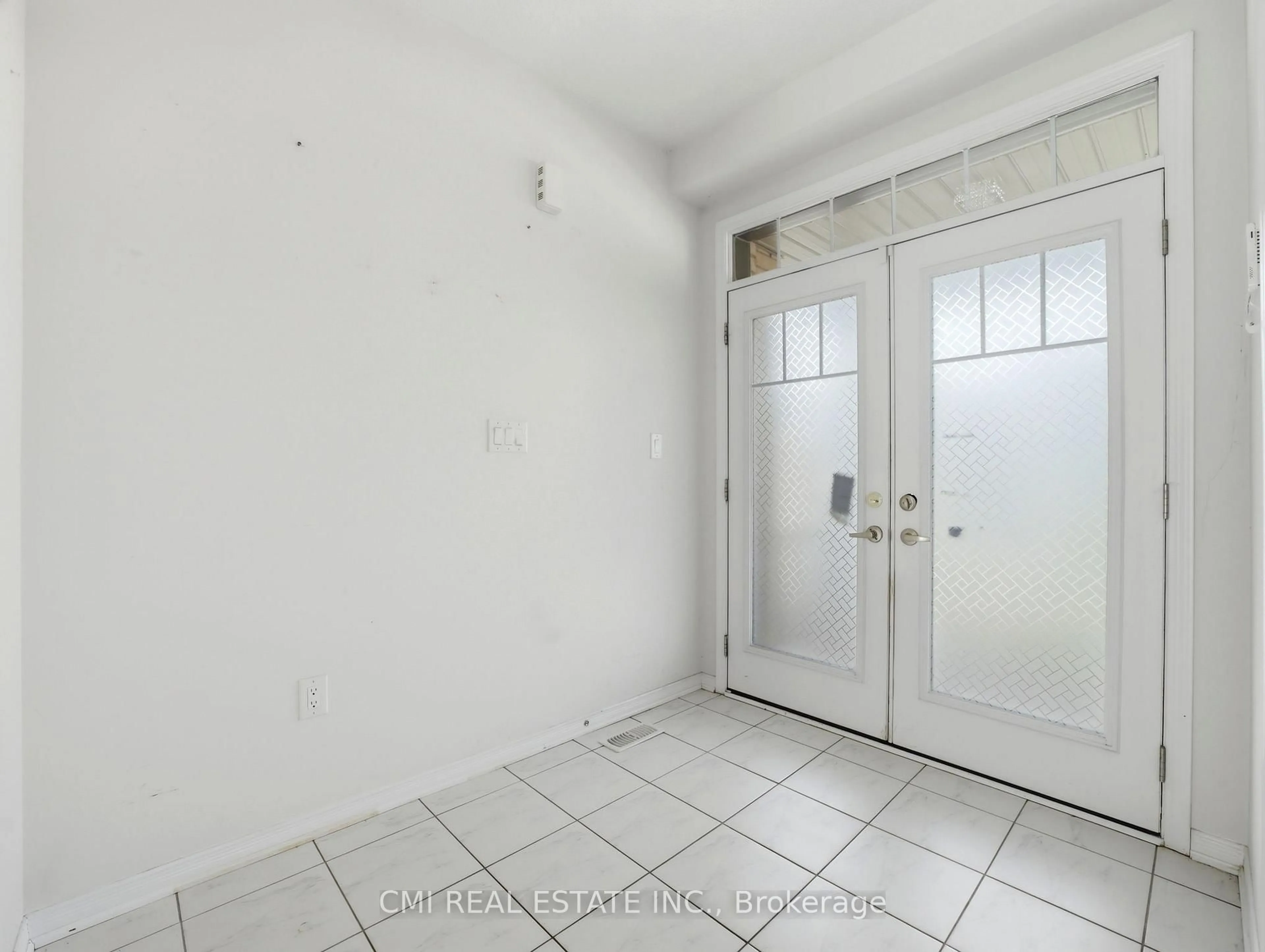 Indoor entryway for 59 July Ave, Hamilton Ontario L8J 0M4