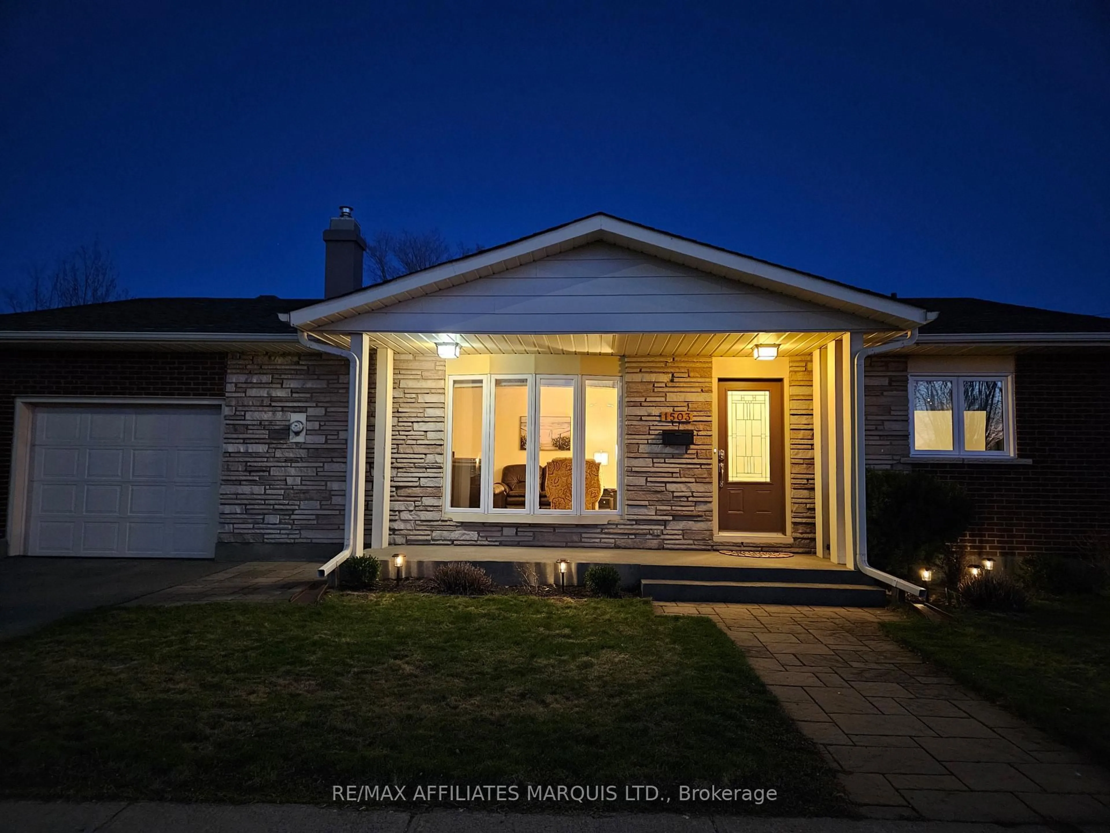 Home with vinyl exterior material, street for 1503 SECOND St, Cornwall Ontario K6H 2C4