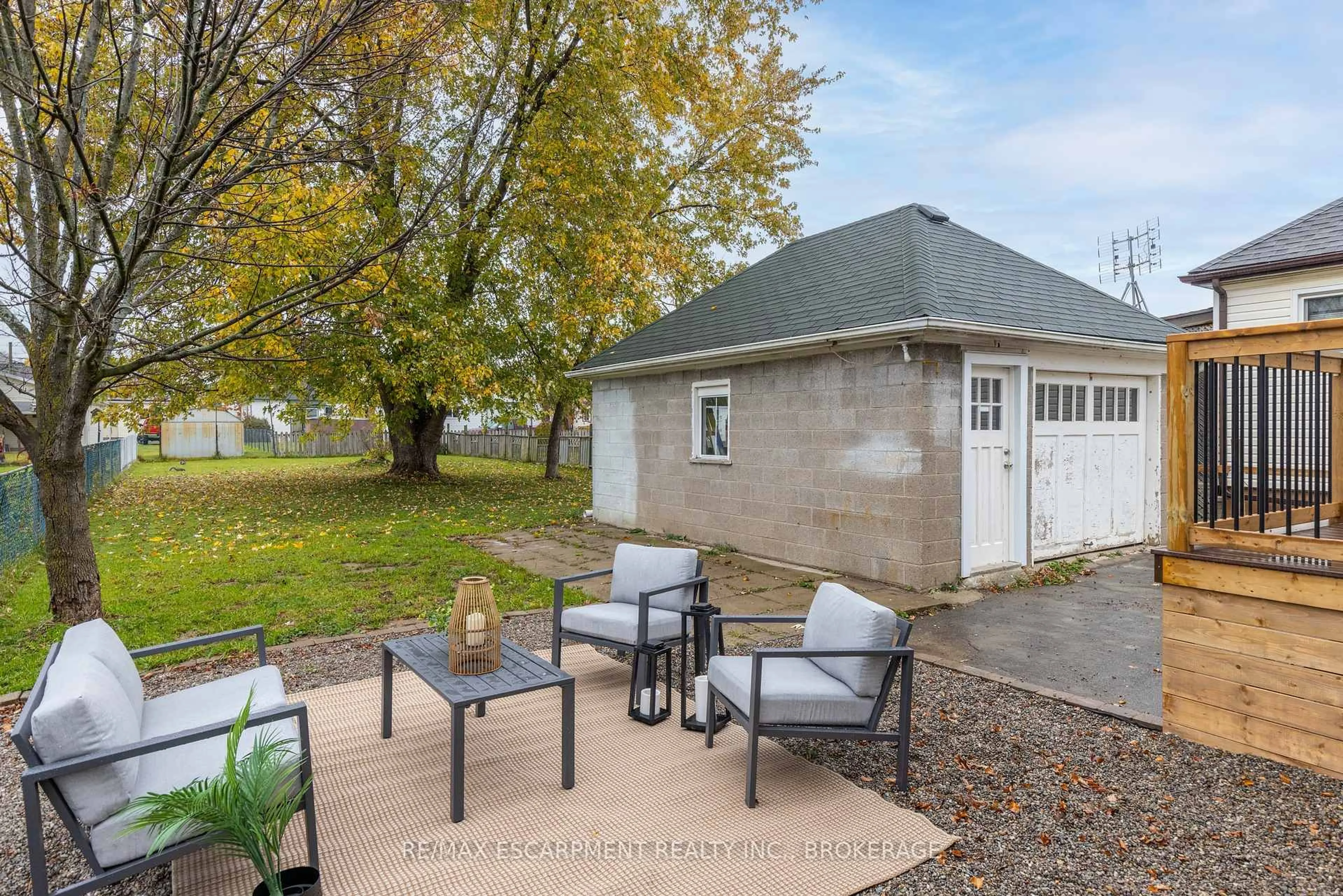Patio, water/lake/river/ocean view for 50 Fifth St, Welland Ontario L3B 4Z5