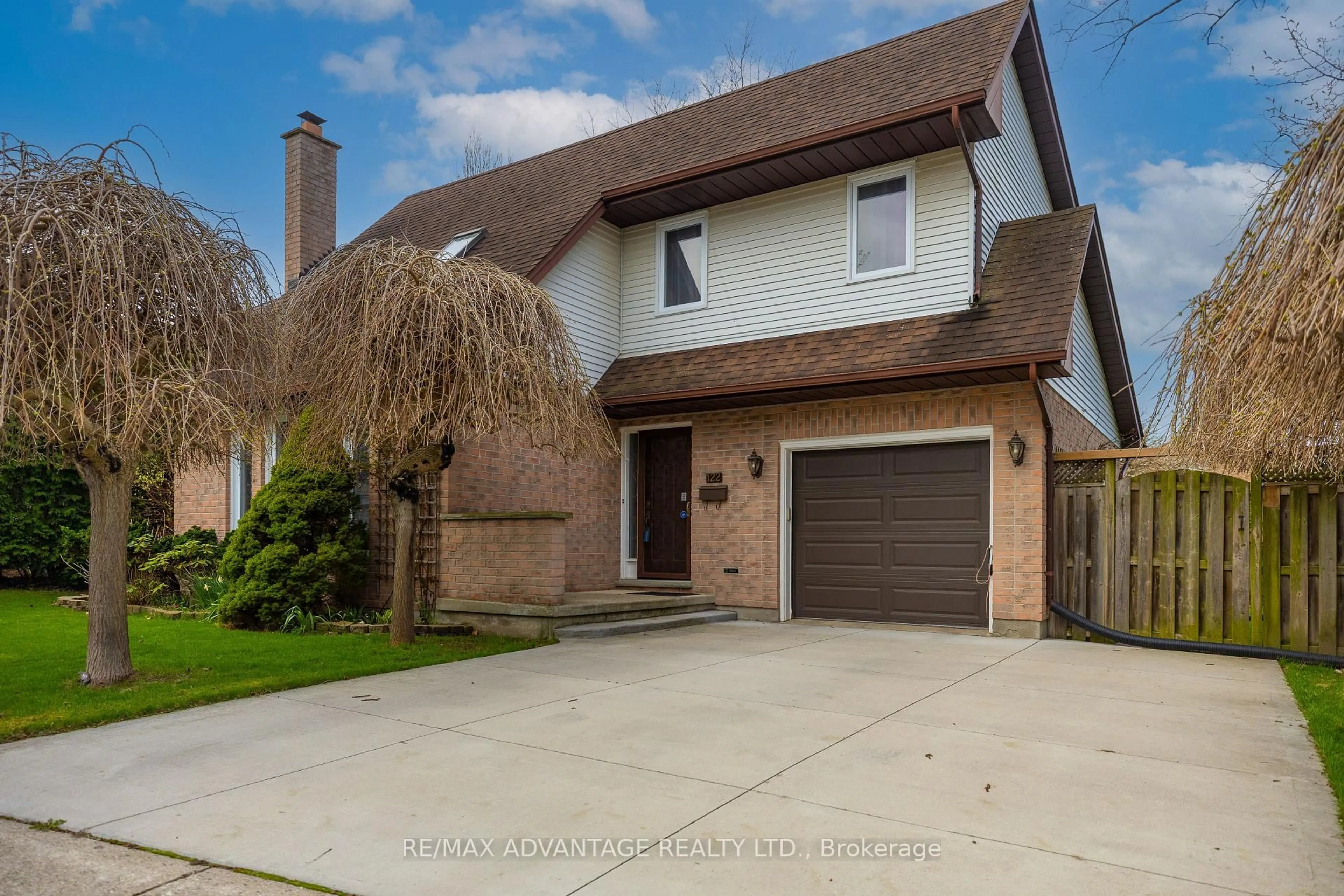 Unknown for 122 Barrydale Cres, London North Ontario N6G 2X6