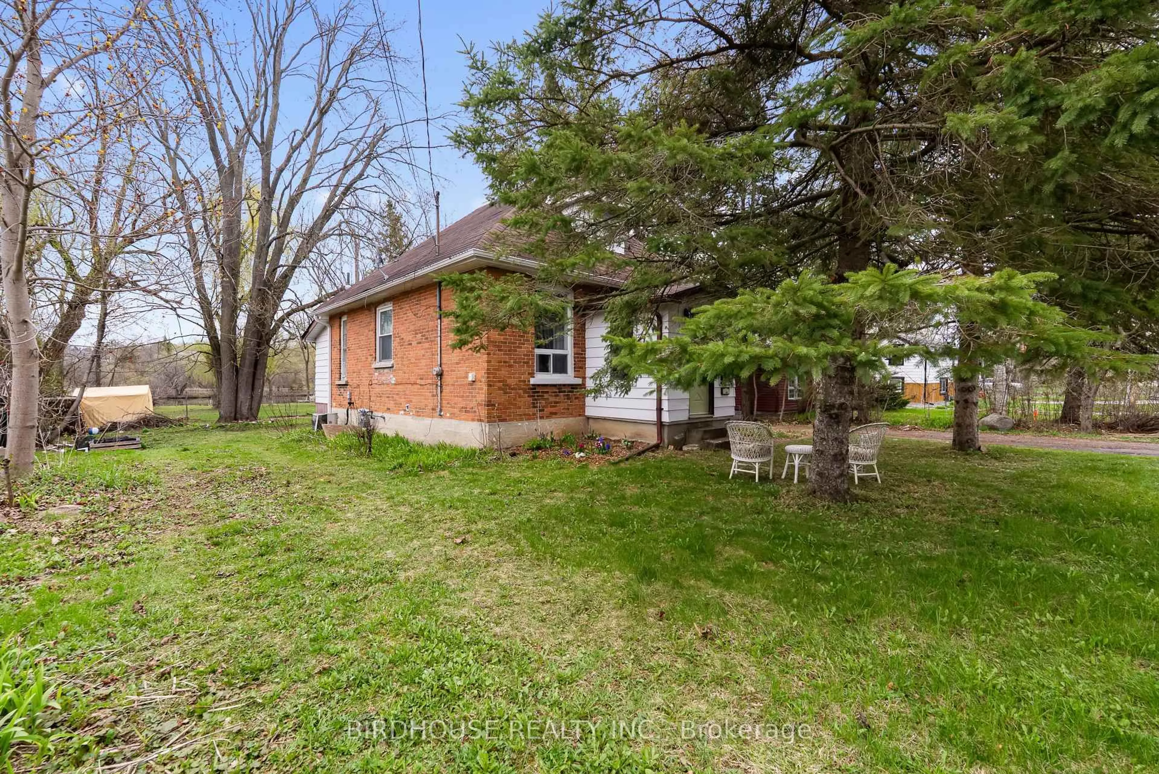 Patio, unknown for 18 Water St, Kawartha Lakes Ontario K9V 2C8