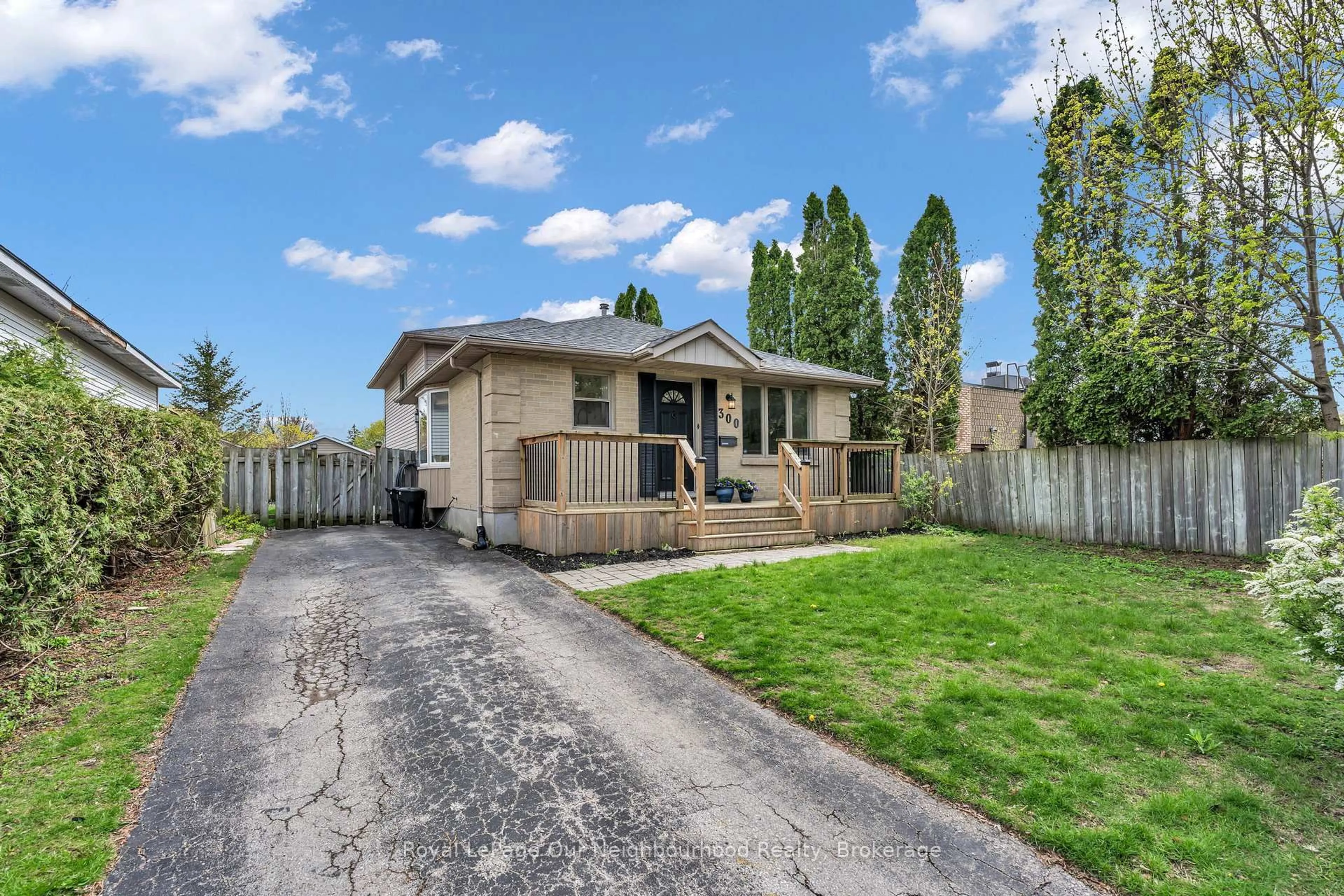 Unknown for 300 Ardsley Cres, London North Ontario N6G 3W7