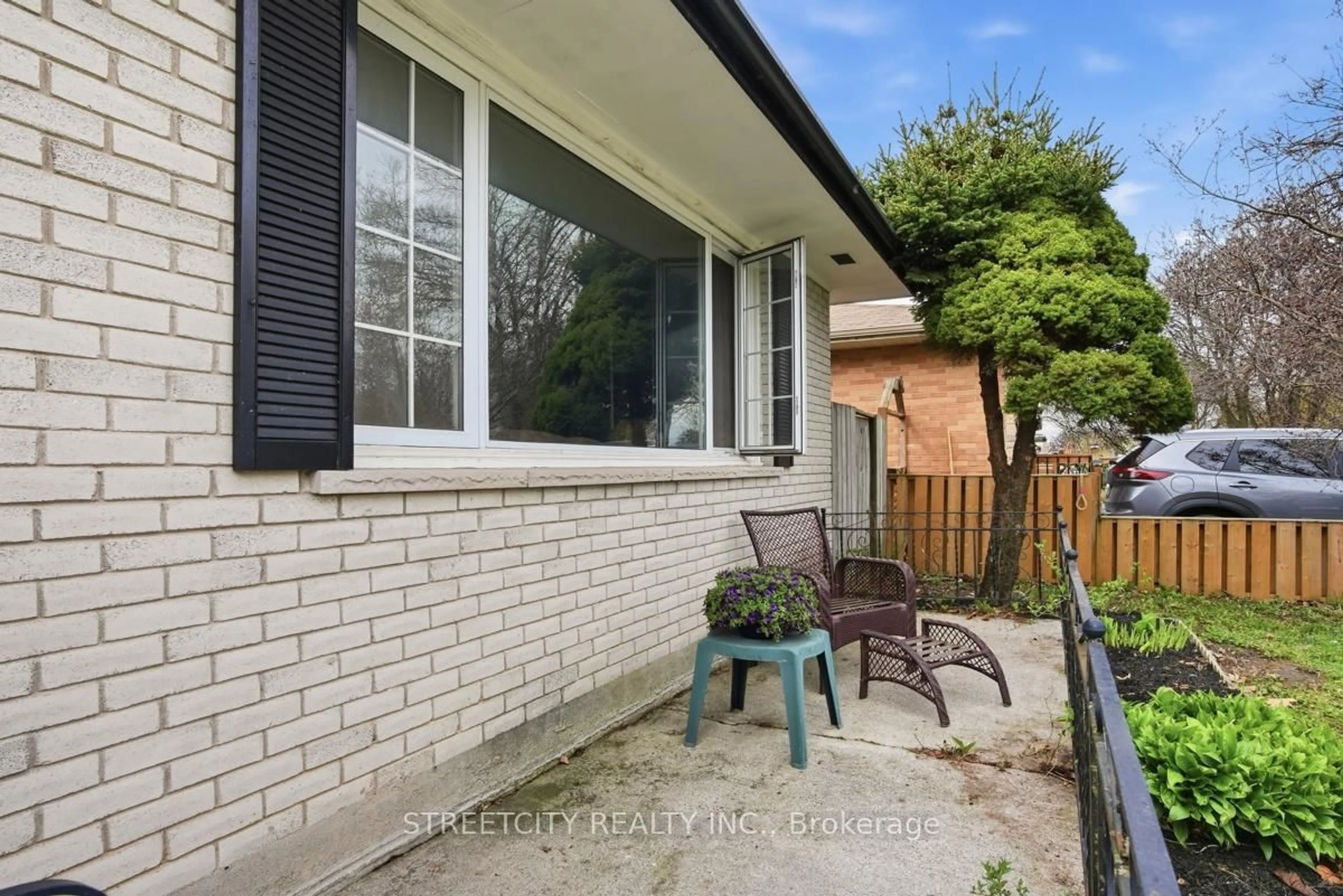 Patio, street for 68 Talavera Cres, London East Ontario N5V 1K8