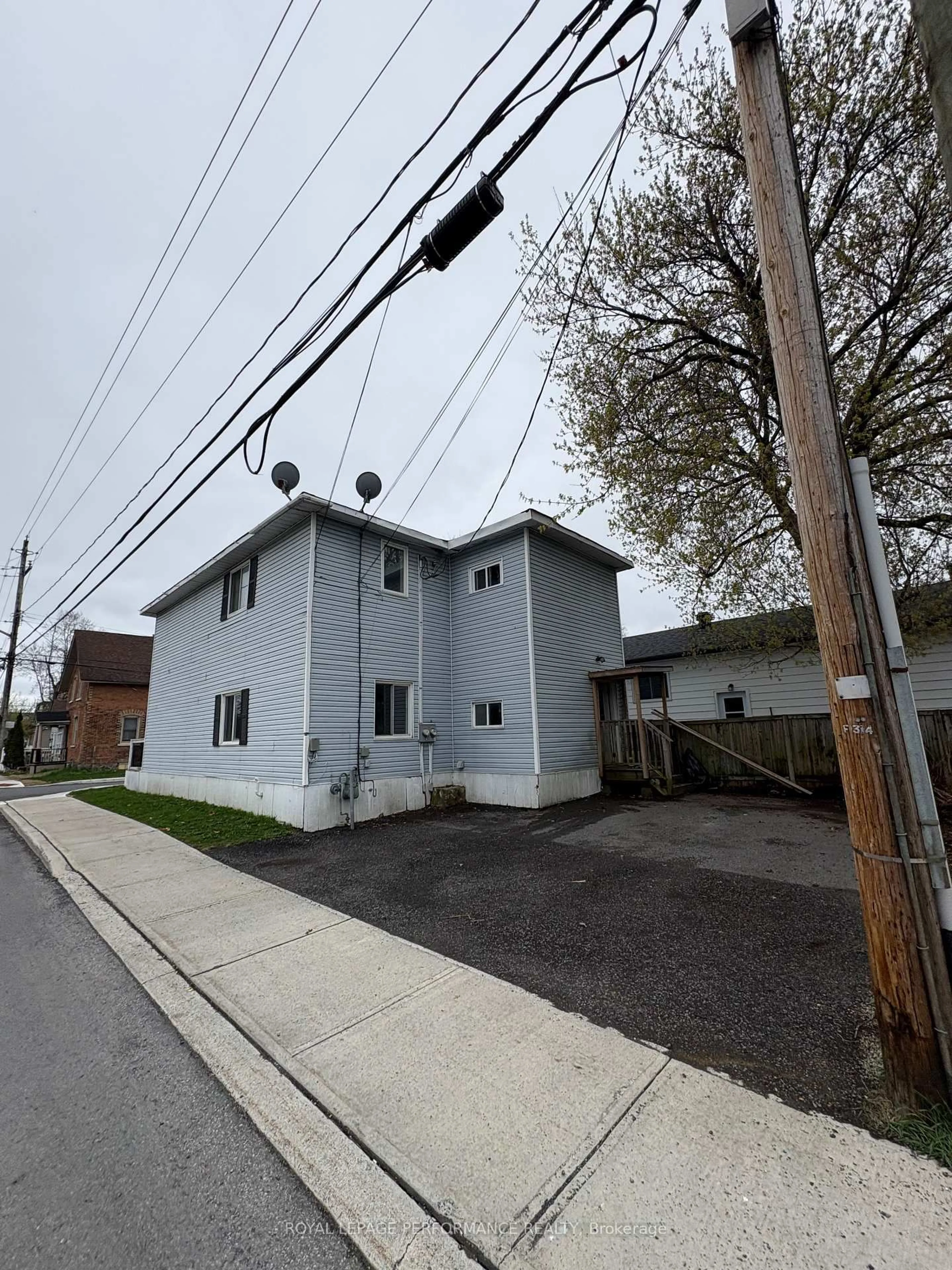 A pic from outside/outdoor area/front of a property/back of a property/a pic from drone, street for 301 Third St, Cornwall Ontario K6J 2P4