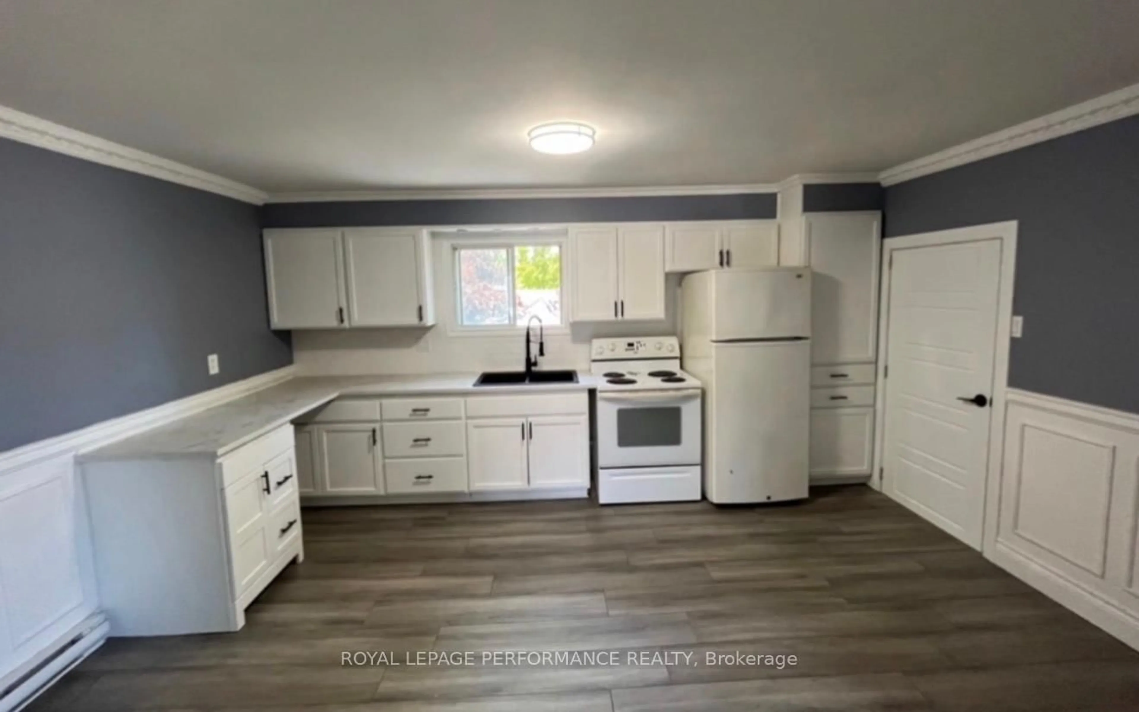 Standard kitchen, unknown for 301 Third St, Cornwall Ontario K6J 2P4