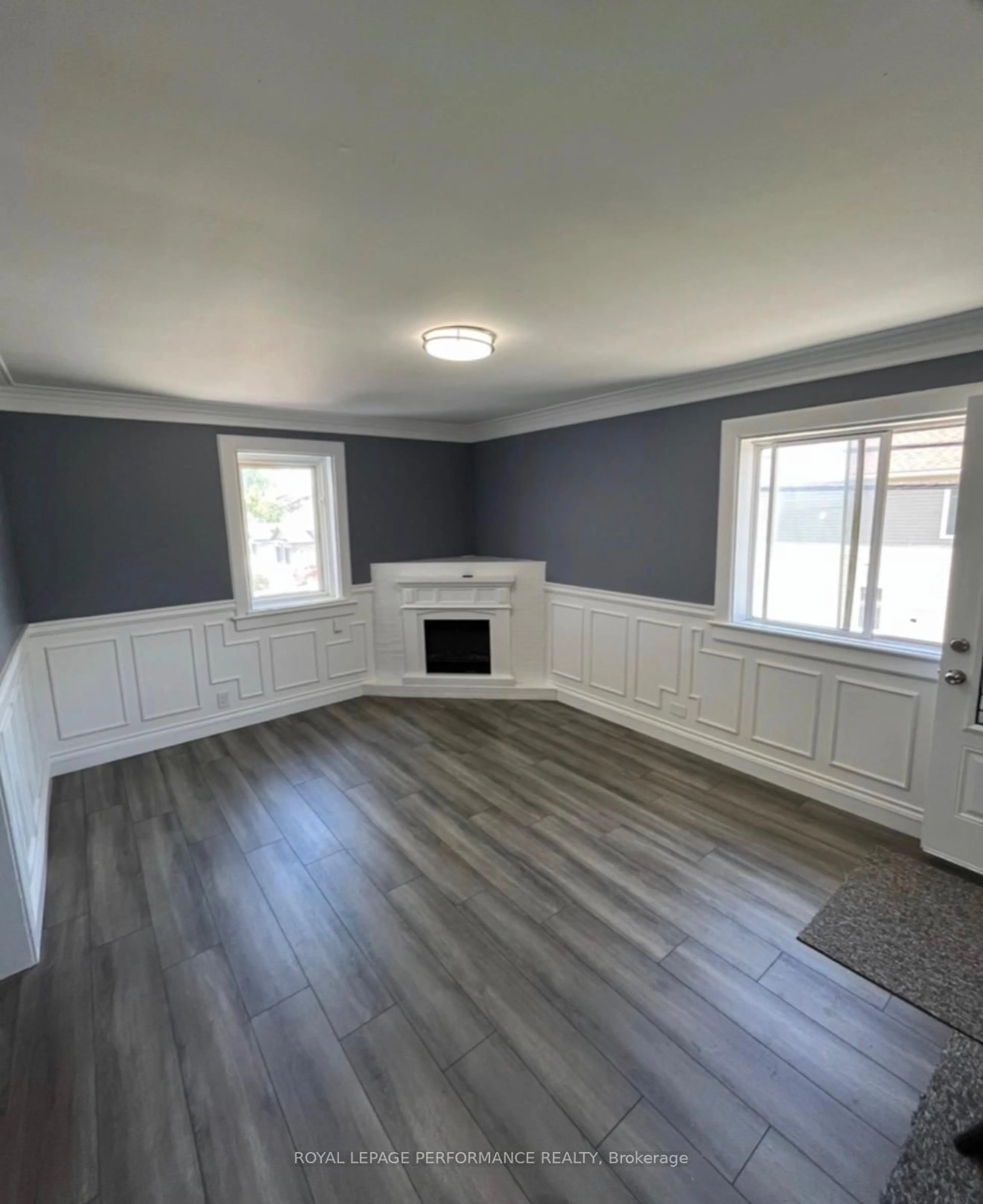 A pic of a room for 301 Third St, Cornwall Ontario K6J 2P4