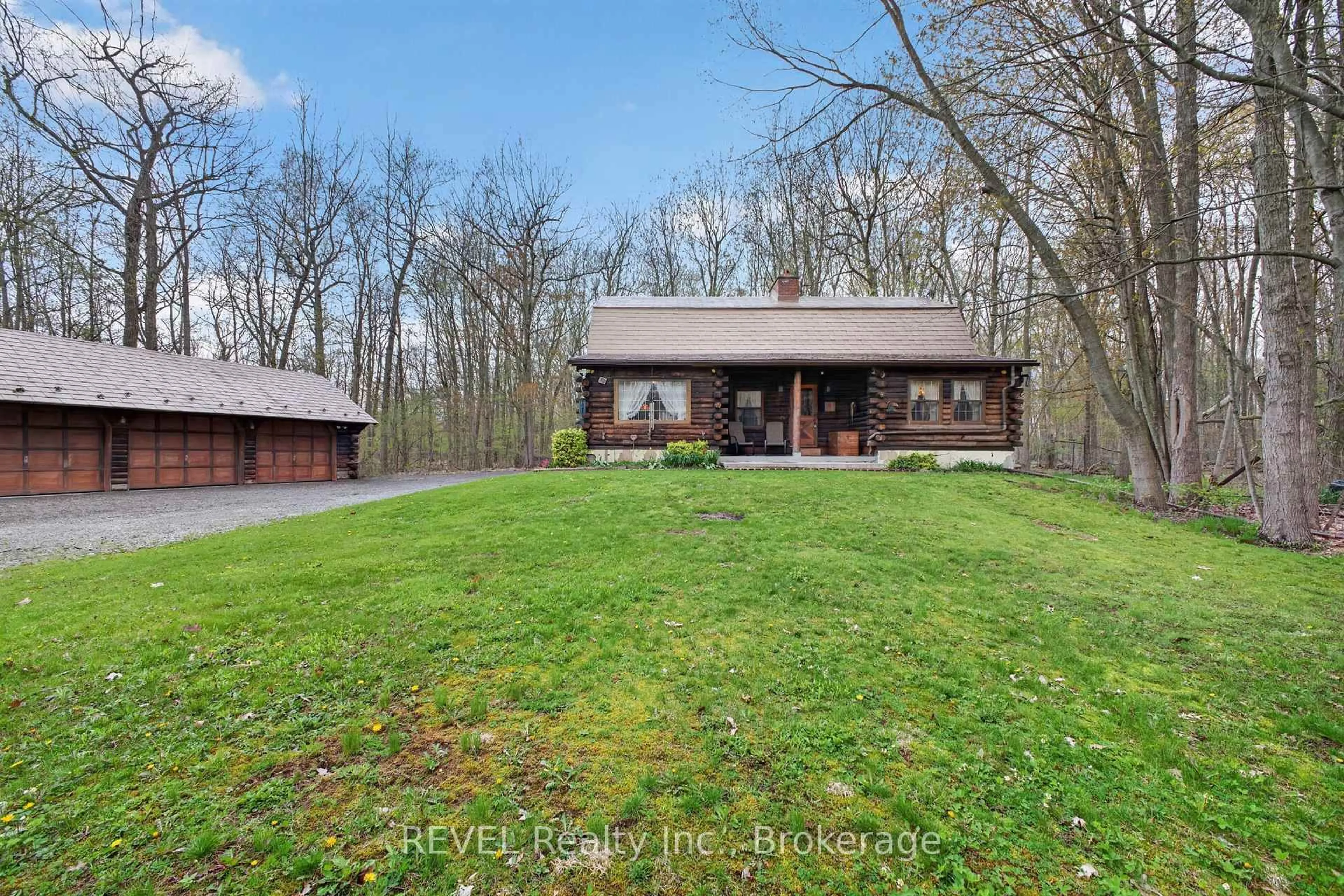 A pic from outside/outdoor area/front of a property/back of a property/a pic from drone, water/lake/river/ocean view for 2377 Ott Rd, Fort Erie Ontario L0S 1S0