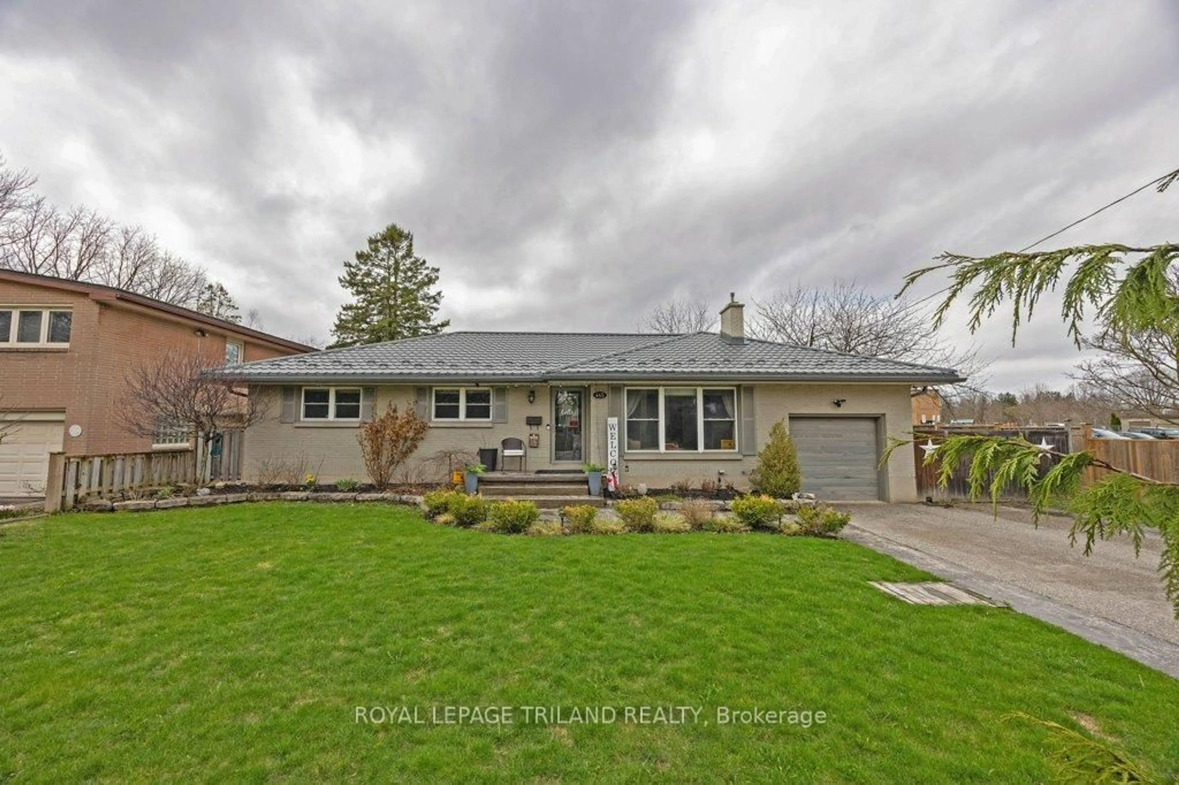 Unknown for 445 RIDOUT St, London South Ontario N6C 4A3