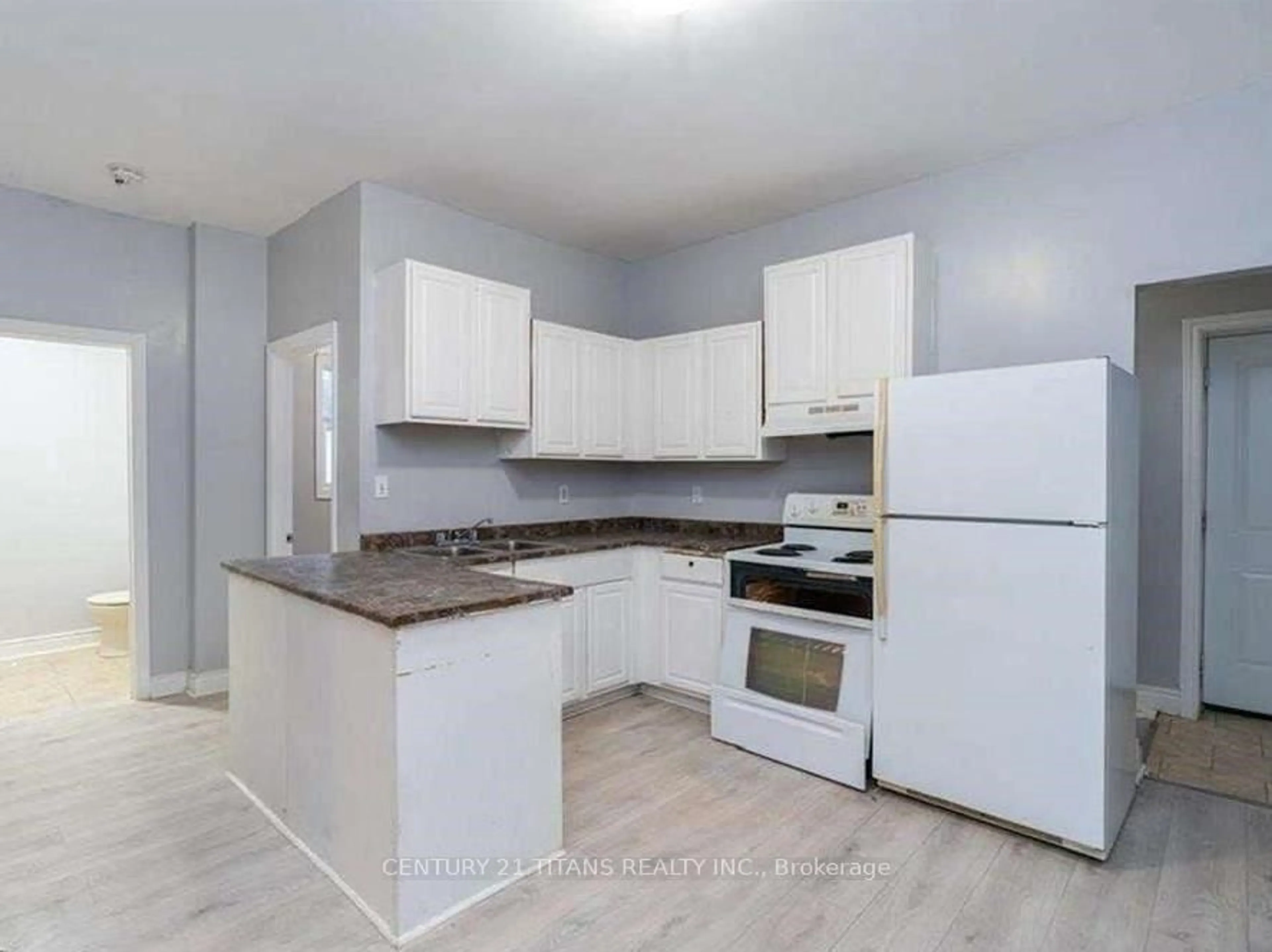 Standard kitchen, unknown for 757 King St, London East Ontario N5W 2X5