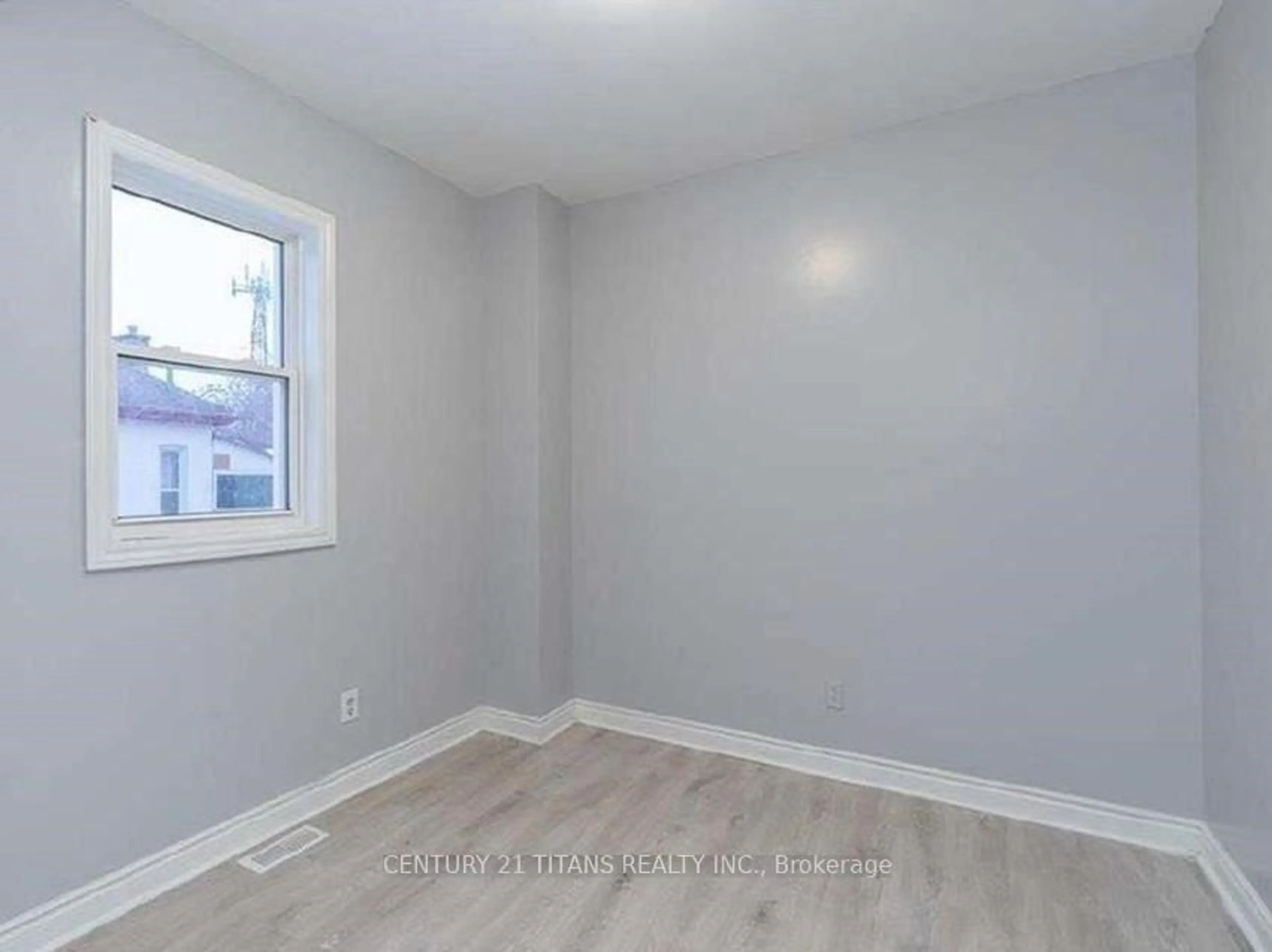A pic of a room for 757 King St, London East Ontario N5W 2X5
