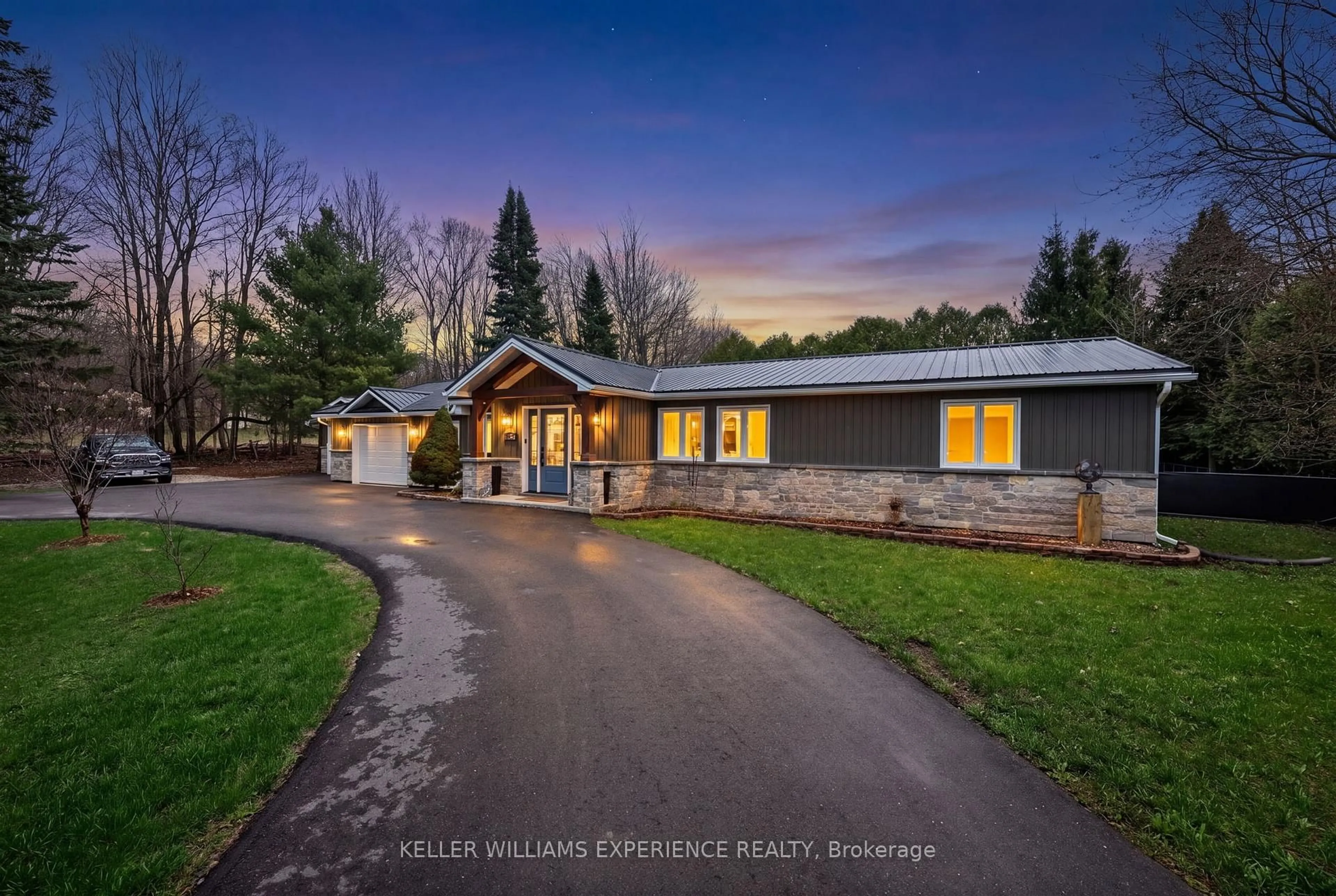 A pic from outside/outdoor area/front of a property/back of a property/a pic from drone, building for 182 Canrobert St, Grey Highlands Ontario N0C 1E0