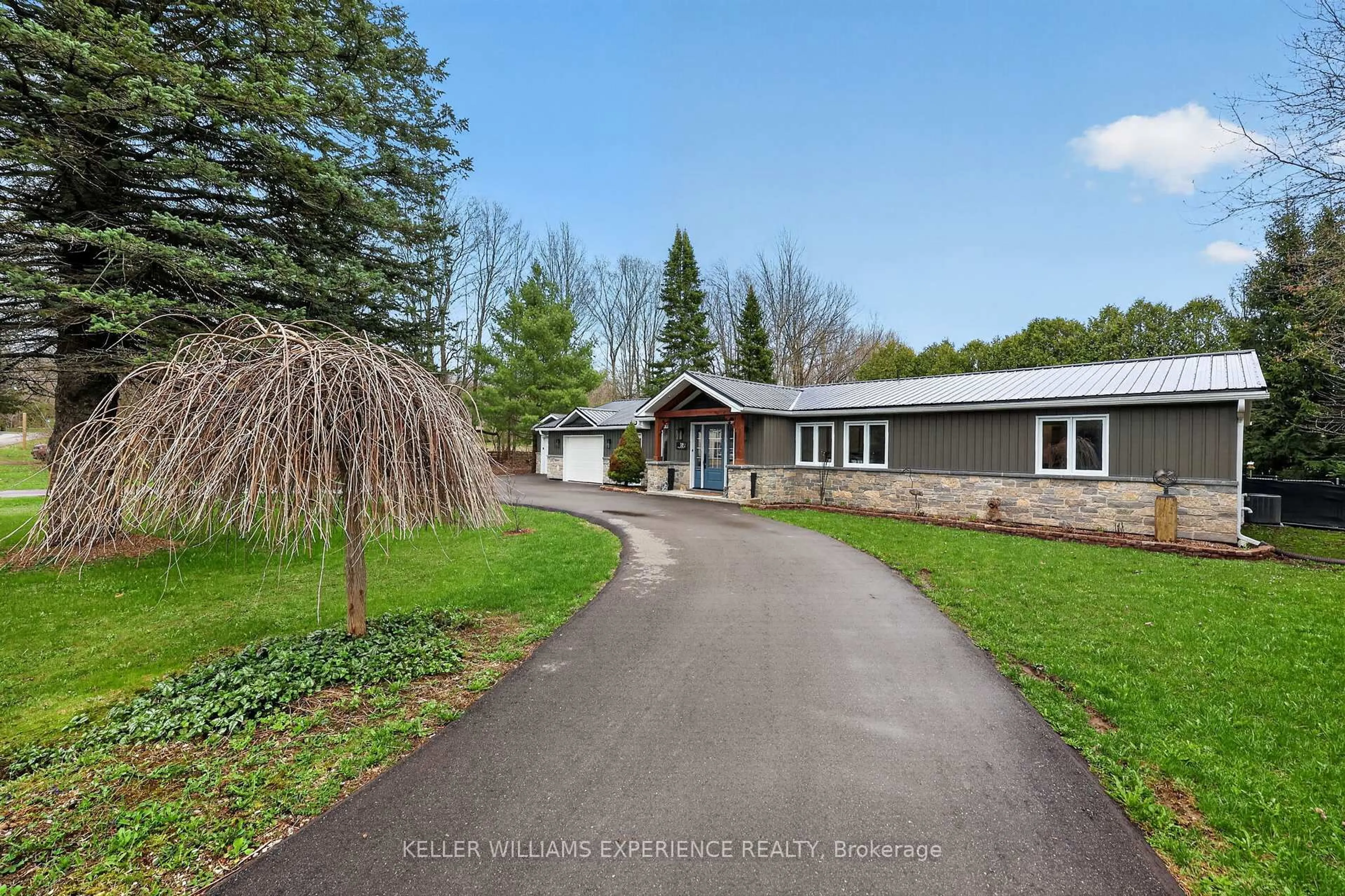 A pic from outside/outdoor area/front of a property/back of a property/a pic from drone, water/lake/river/ocean view for 182 Canrobert St, Grey Highlands Ontario N0C 1E0