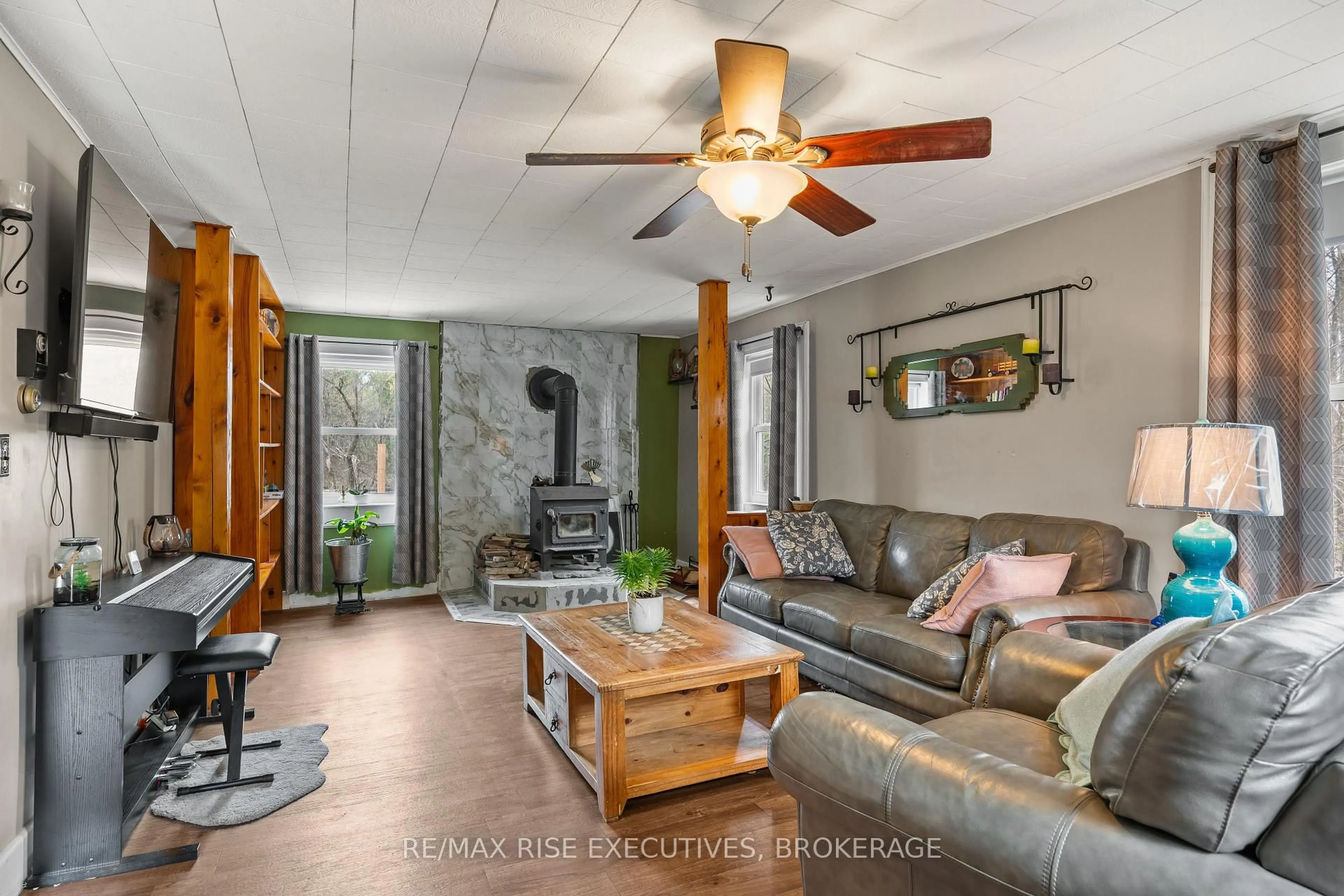 Living room with furniture, unknown for 1755 Bethel Rd, Yarker Ontario K0K 3N0