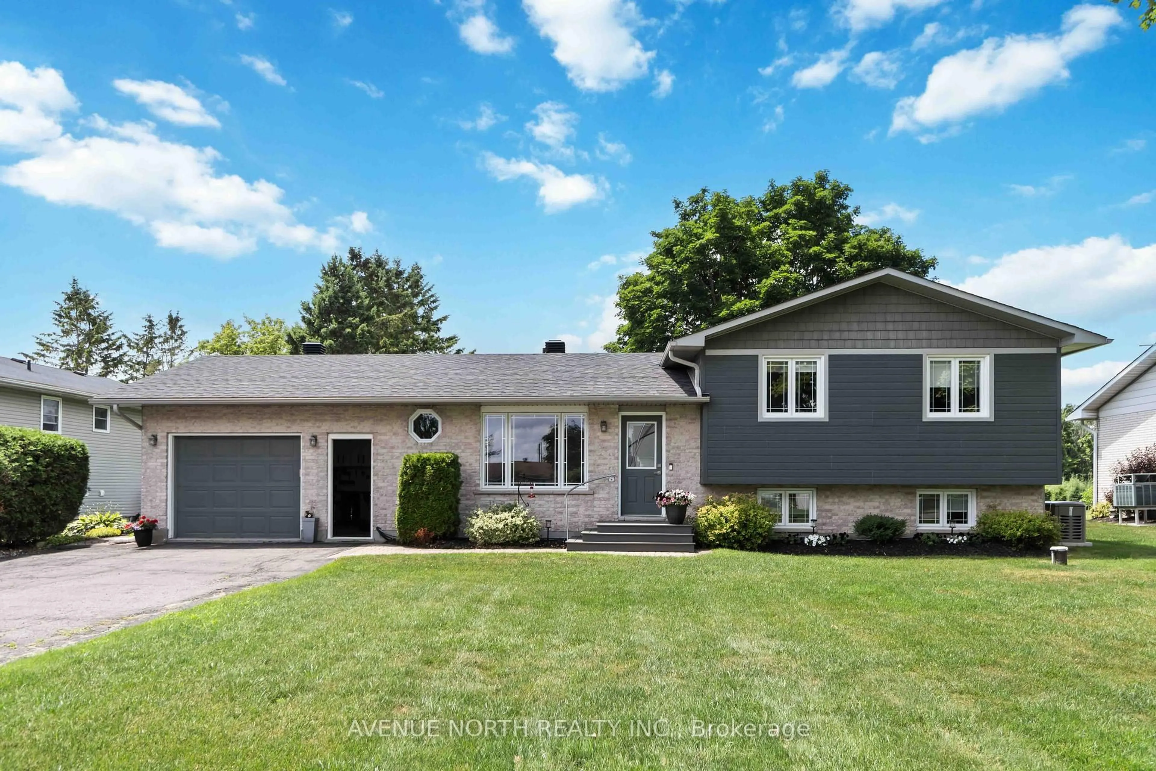 Home with vinyl exterior material, street for 2238 Simms St, North Dundas Ontario K0E 1S0