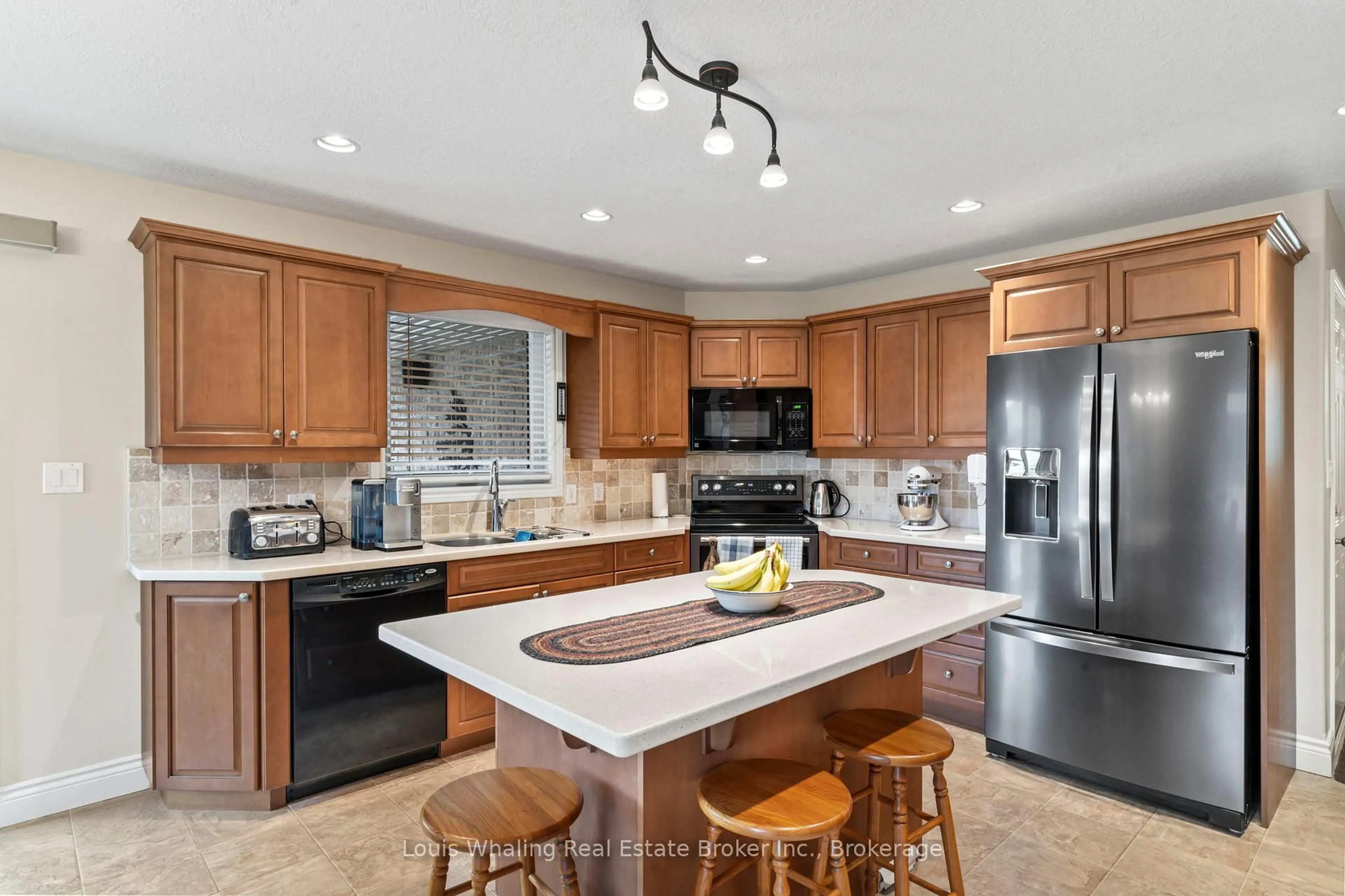 Open concept kitchen, ceramic/tile floor for 408 4th St, Hanover Ontario N4N 3V1