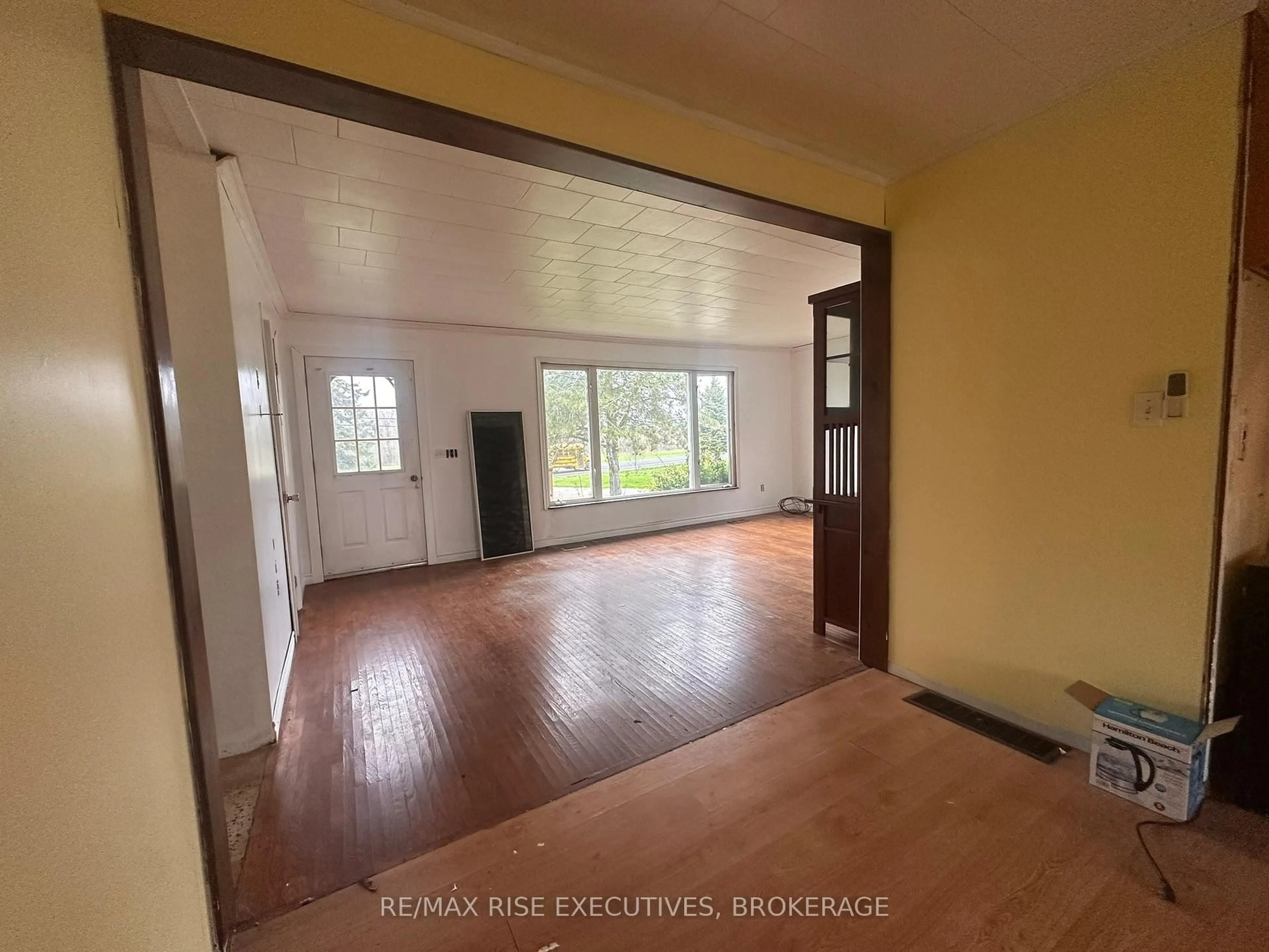 A pic of a room for 434 County Rd 9, Napanee Ontario K7R 3K8