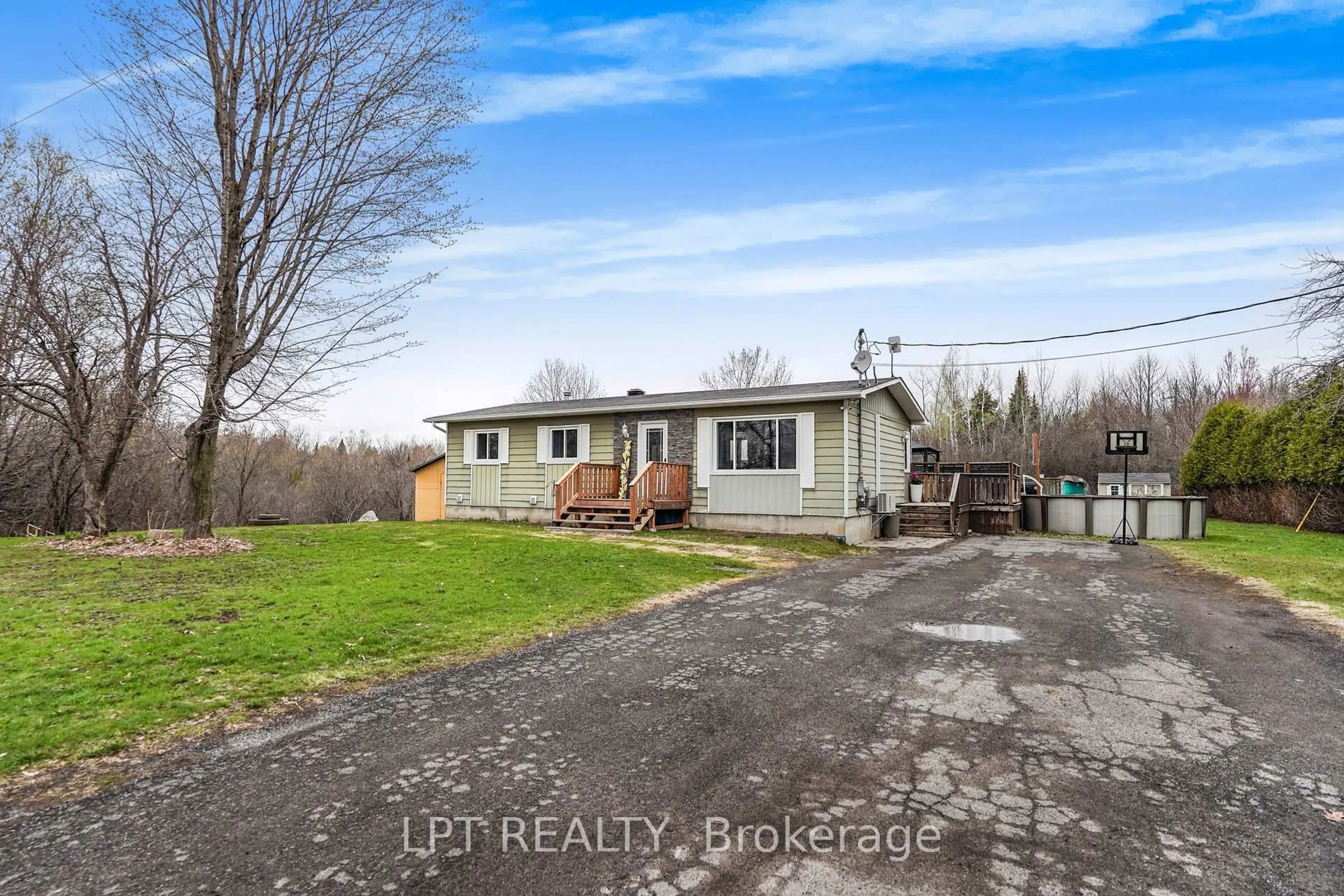 A pic from outside/outdoor area/front of a property/back of a property/a pic from drone, unknown for 548 Pharand St, Champlain Ontario K0B 1K0