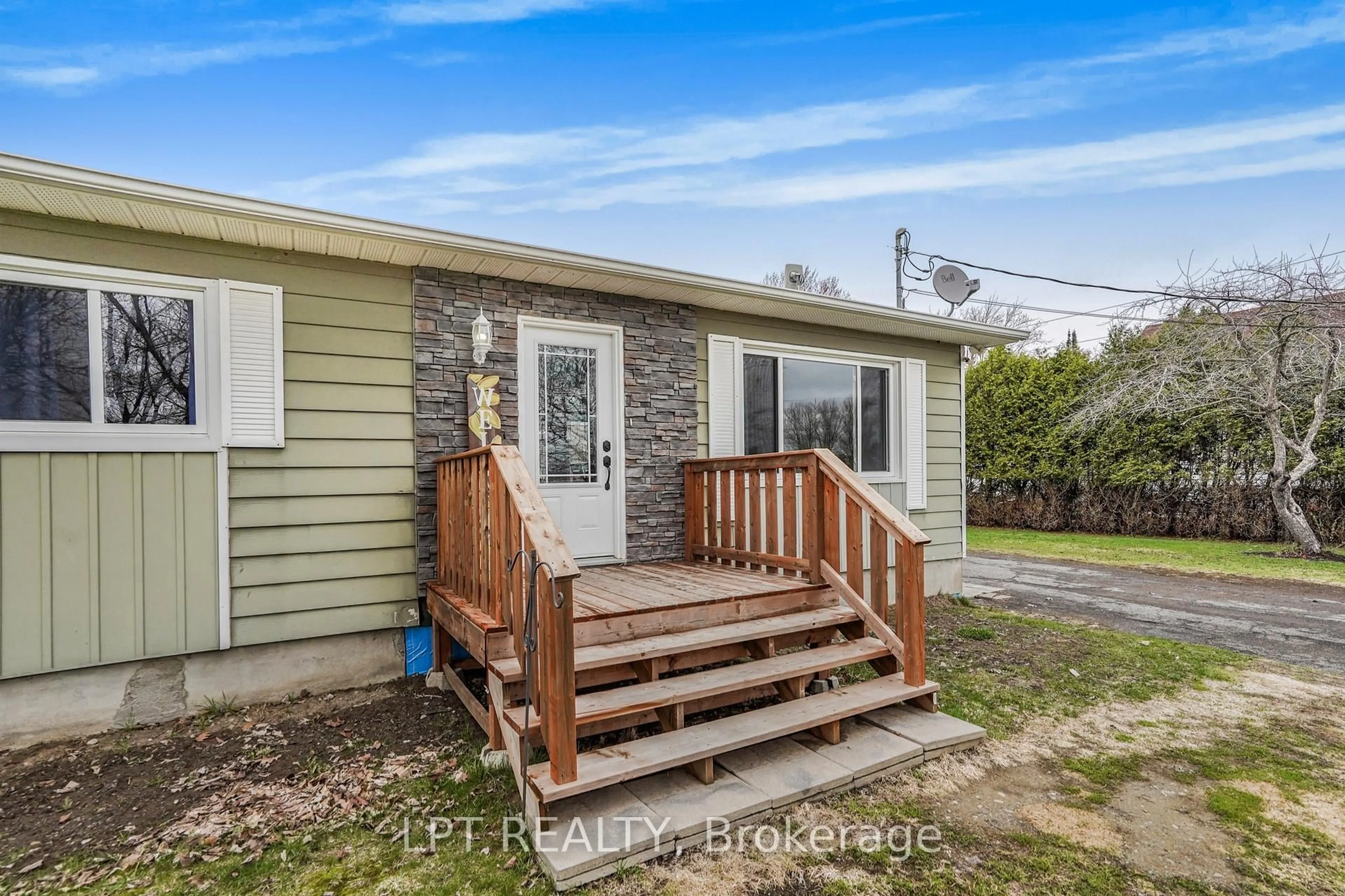 Unknown for 548 Pharand St, Champlain Ontario K0B 1K0