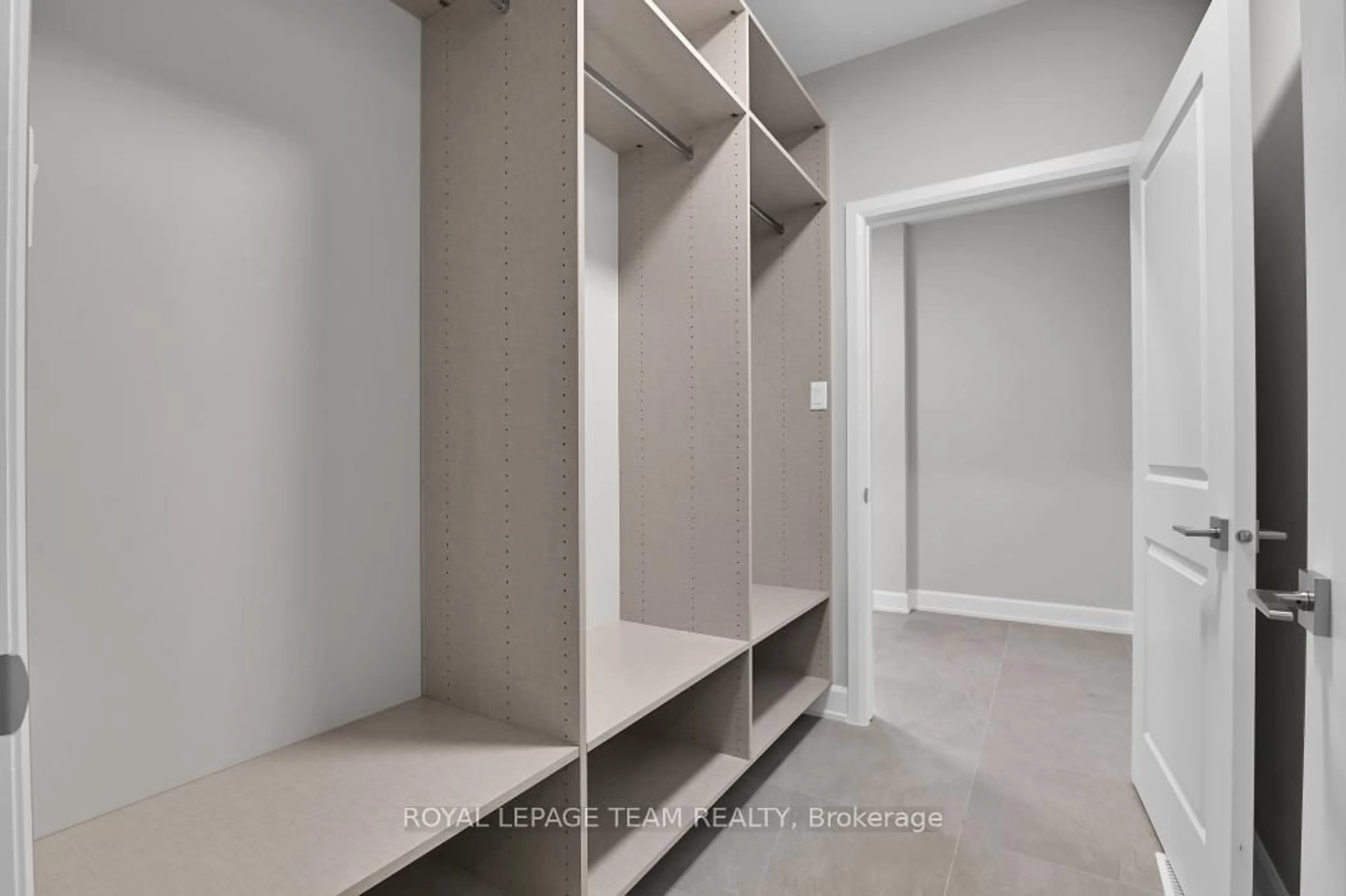 Storage room or clothes room or walk-in closet for 1181 Potter Dr, Brockville Ontario K6V 0G8