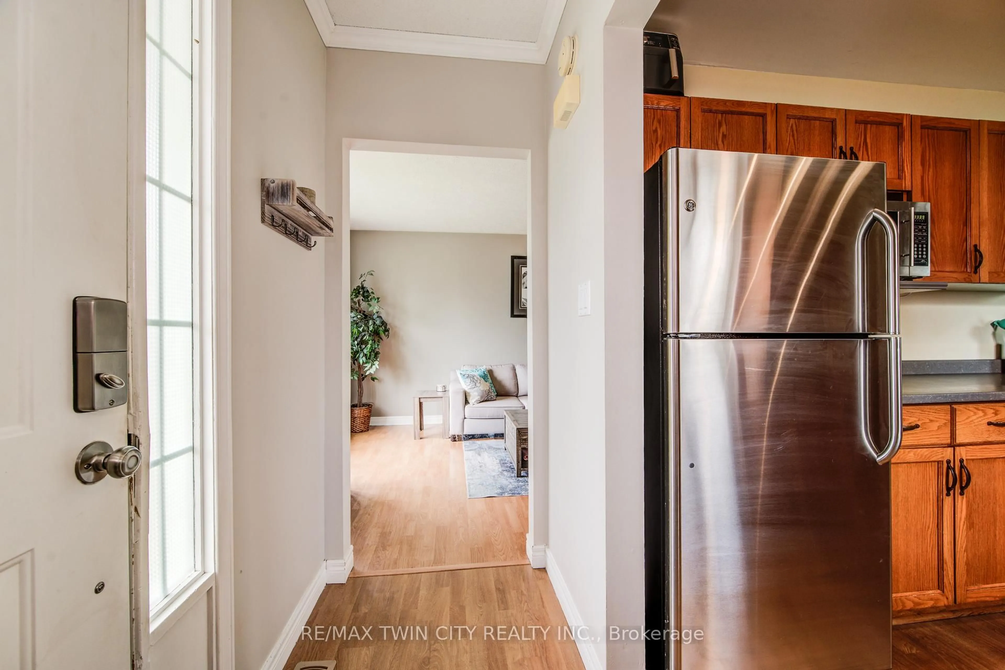 Indoor entryway for 48 Albert St, Blandford-Blenheim Ontario N0J 1S0
