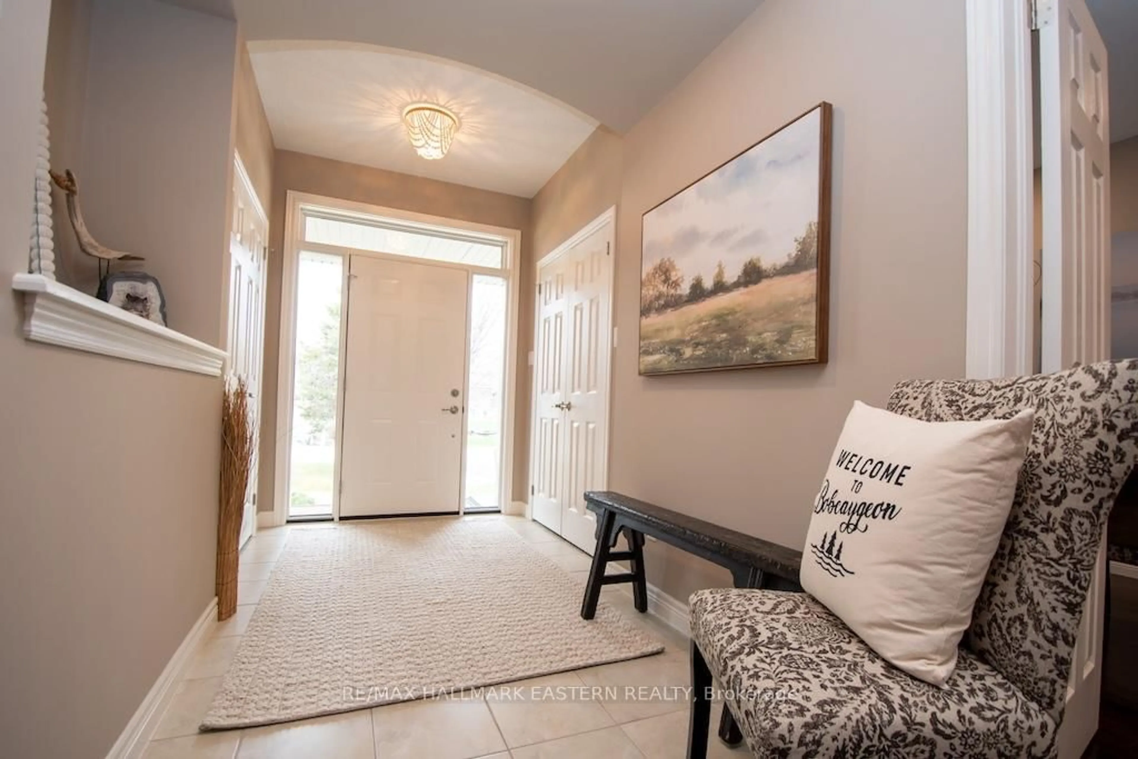 Indoor entryway for 19 Marina Dr, Kawartha Lakes Ontario K0M 1A0