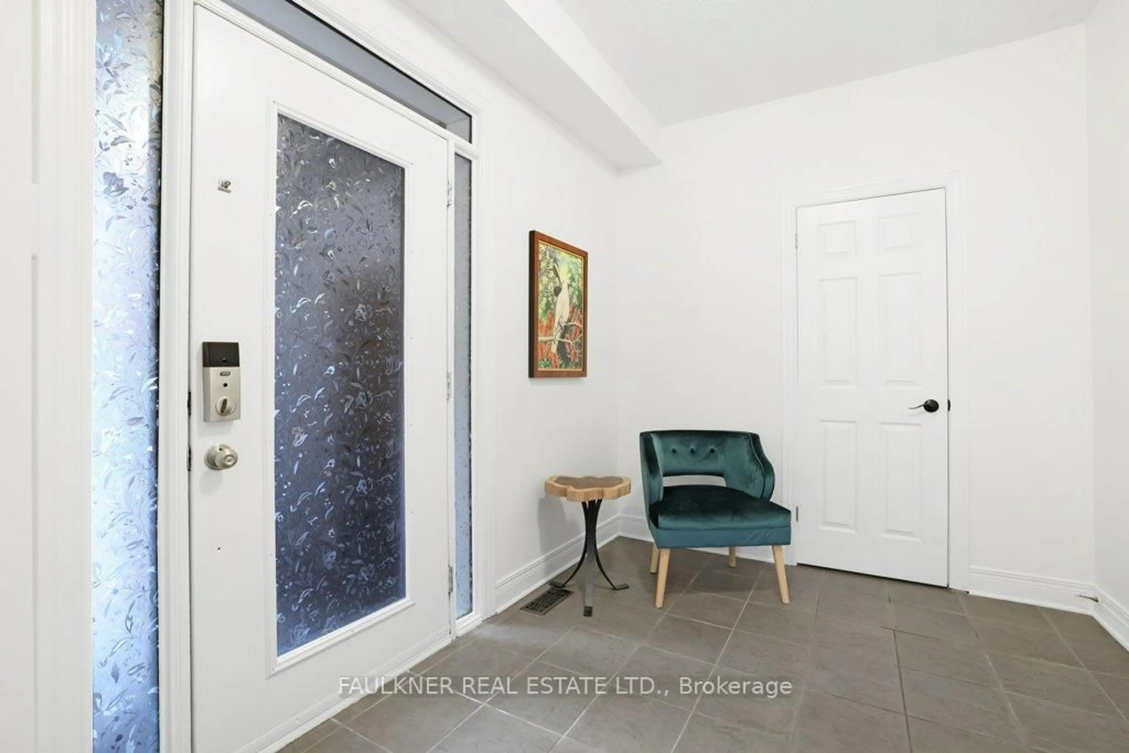 Indoor entryway for 51 Kings Landing Private, Ottawa Ontario K1S 5P8