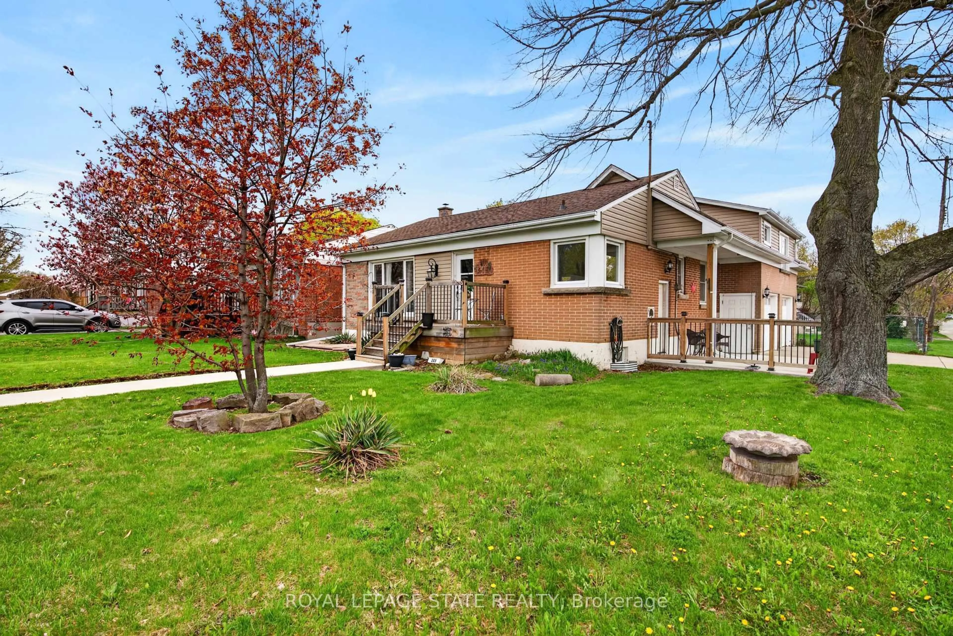 Unknown for 380 East 37th St, Hamilton Ontario L8V 4B8