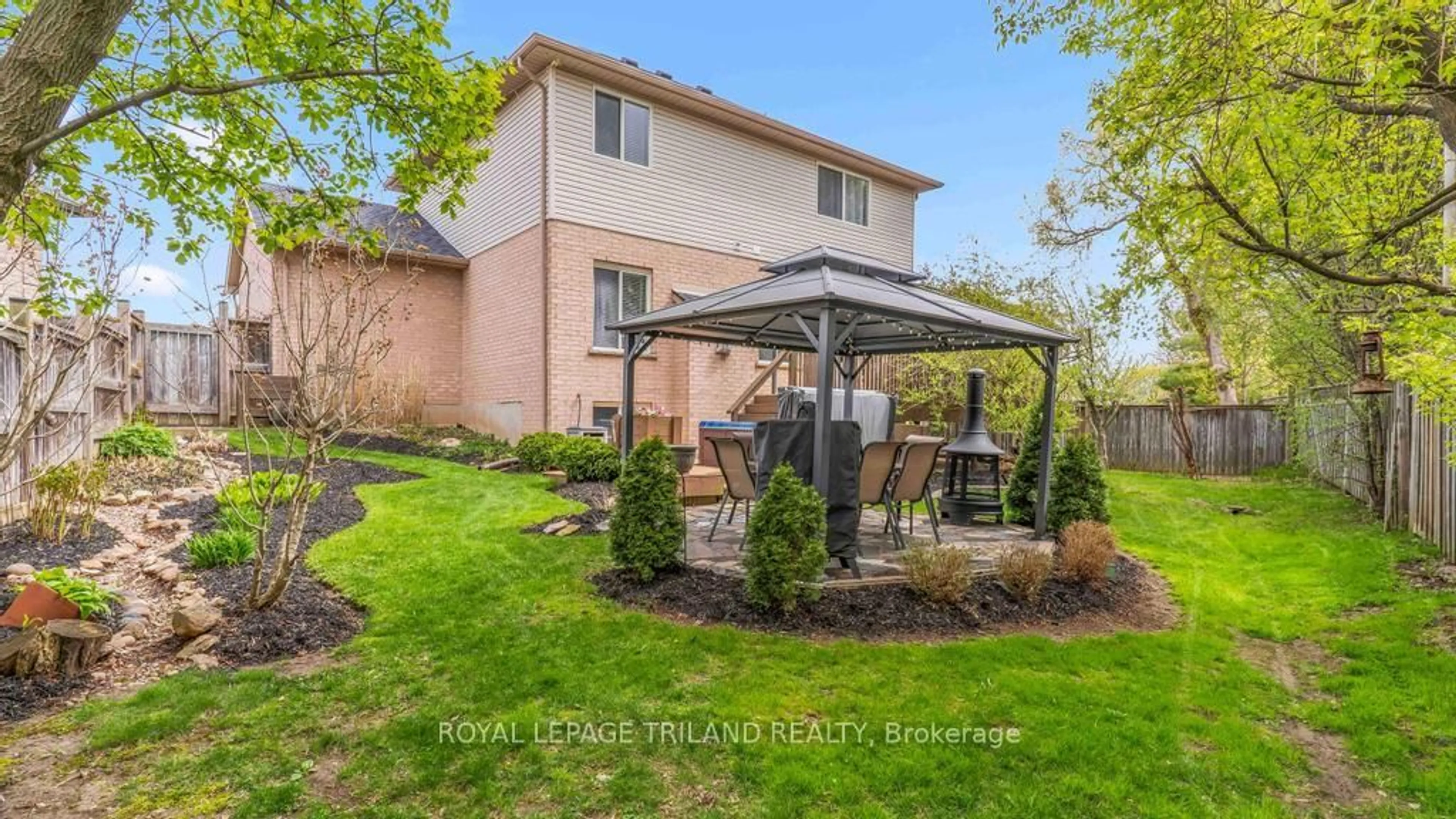 Patio, street for 10 PRESPA Crt, St. Thomas Ontario N5R 0A8