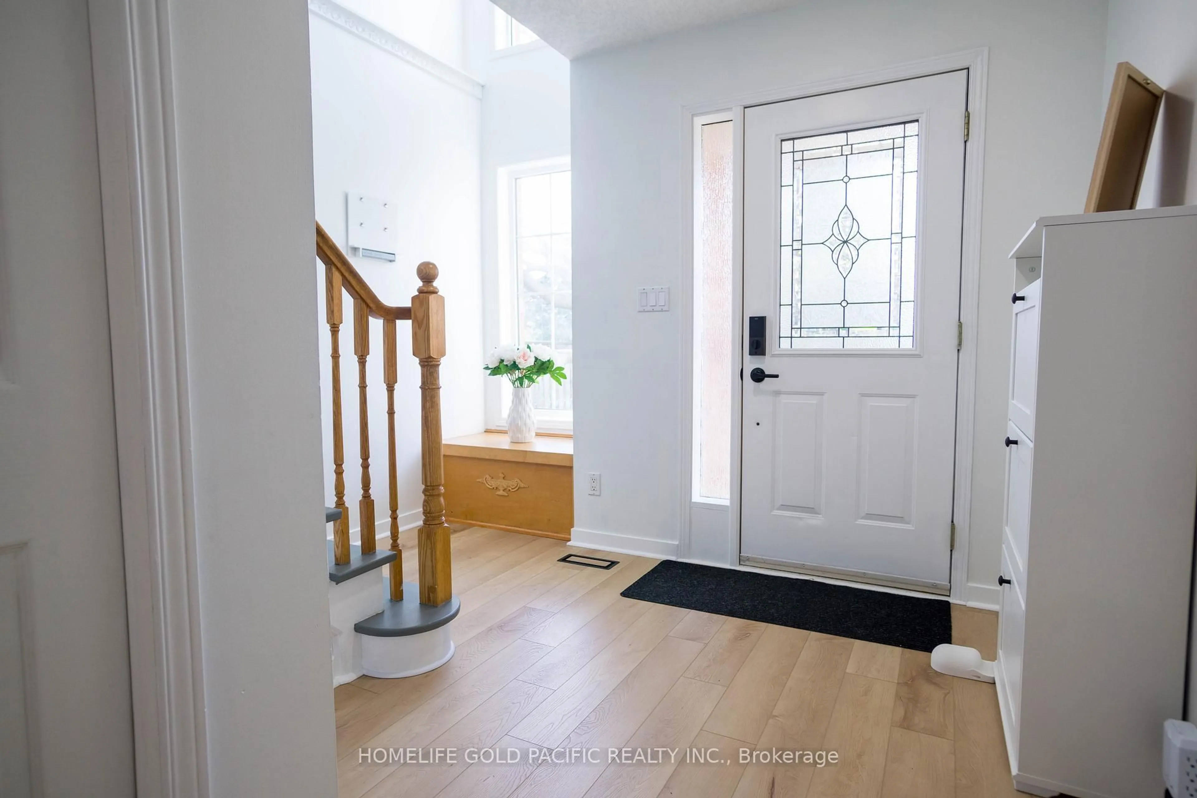 Indoor entryway for 655 Inglis Falls Pl, Waterloo Ontario N2V 2L4