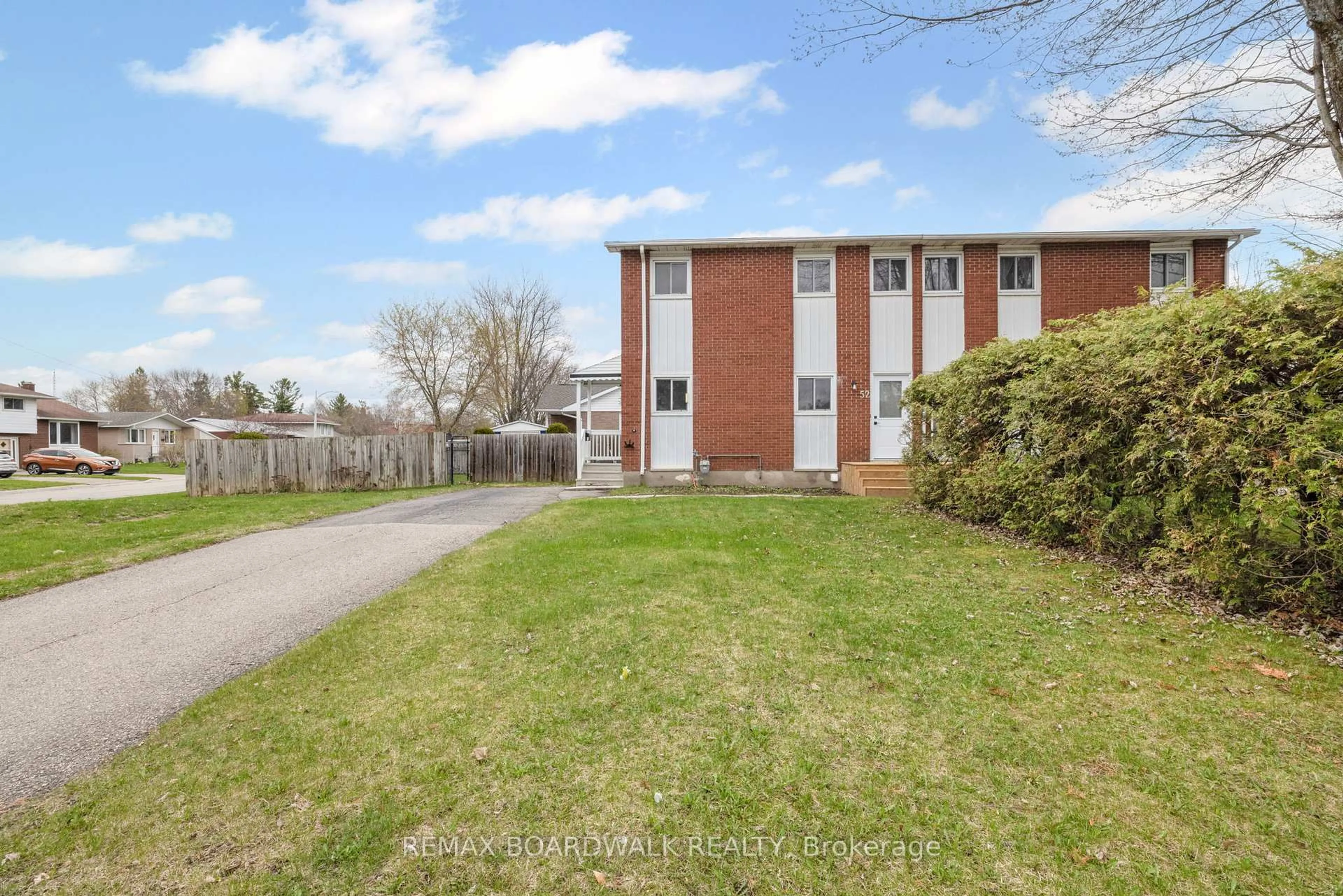 A pic from outside/outdoor area/front of a property/back of a property/a pic from drone, street for 52 George Ave, Perth Ontario K7H 2Y9