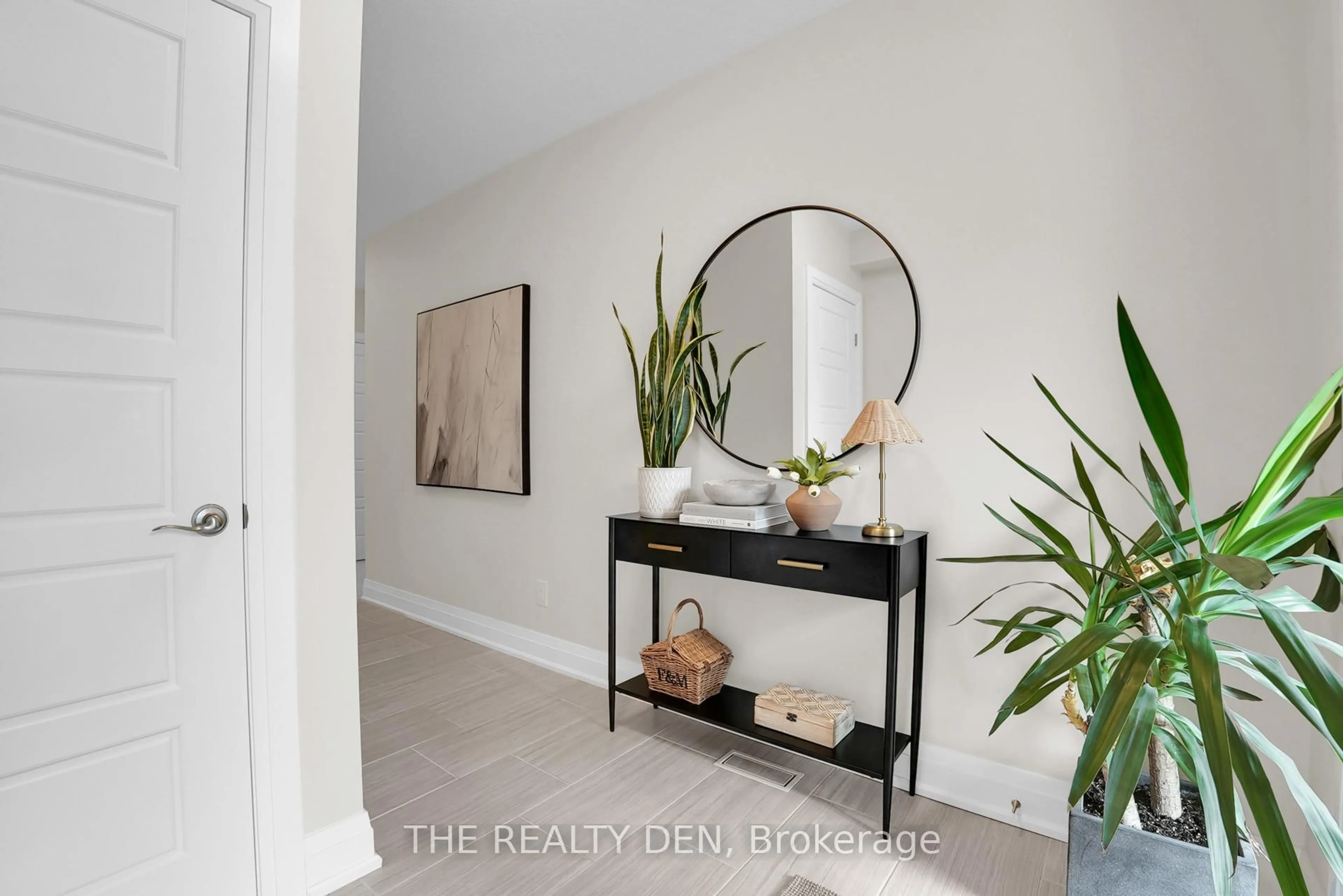 Indoor entryway for 271 Grey Silo Rd #29, Waterloo Ontario N2K 0E9