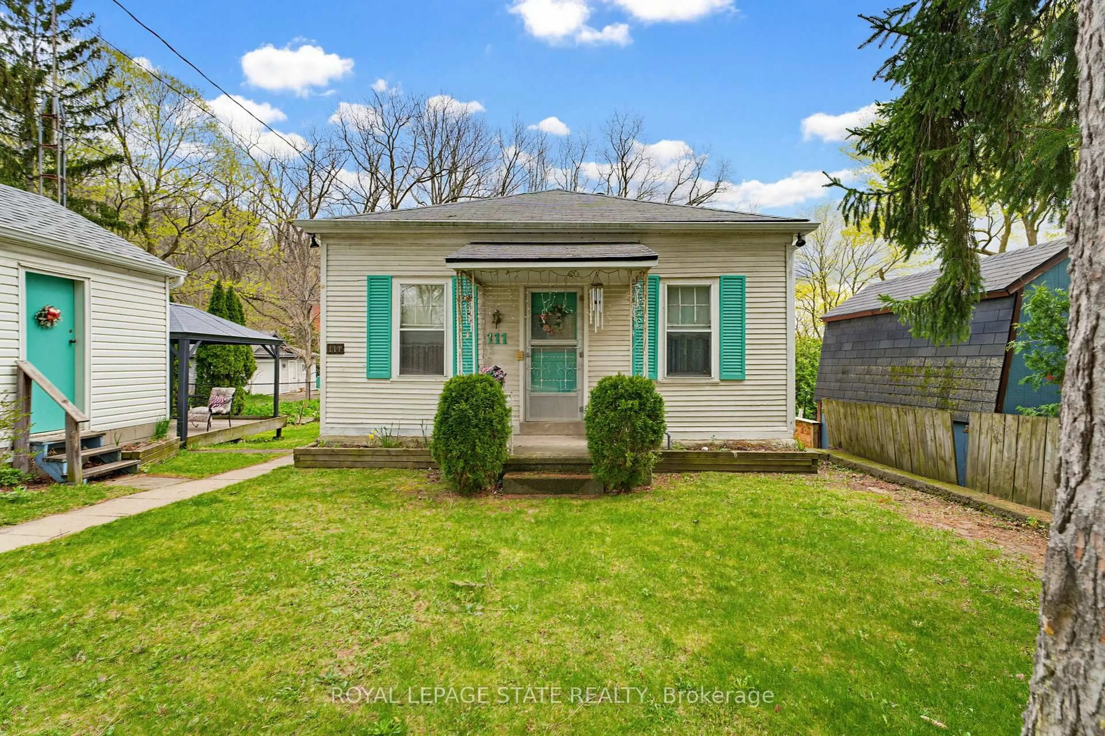 Unknown for 111 Sydenham St, Hamilton Ontario L9H 2V5