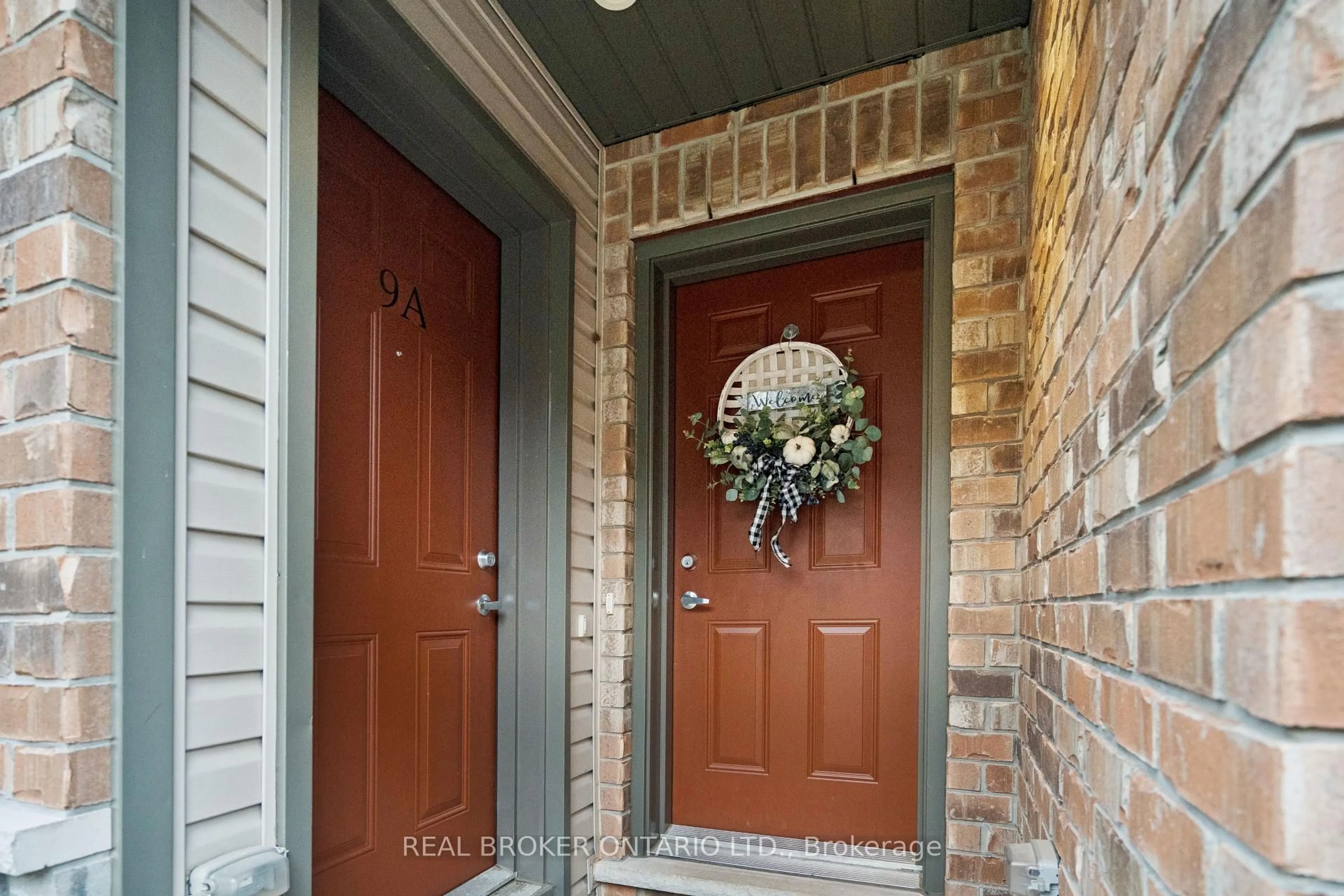 Indoor entryway for 9 Guthrie Lane #9B, Guelph/Eramosa Ontario N0B 2K0