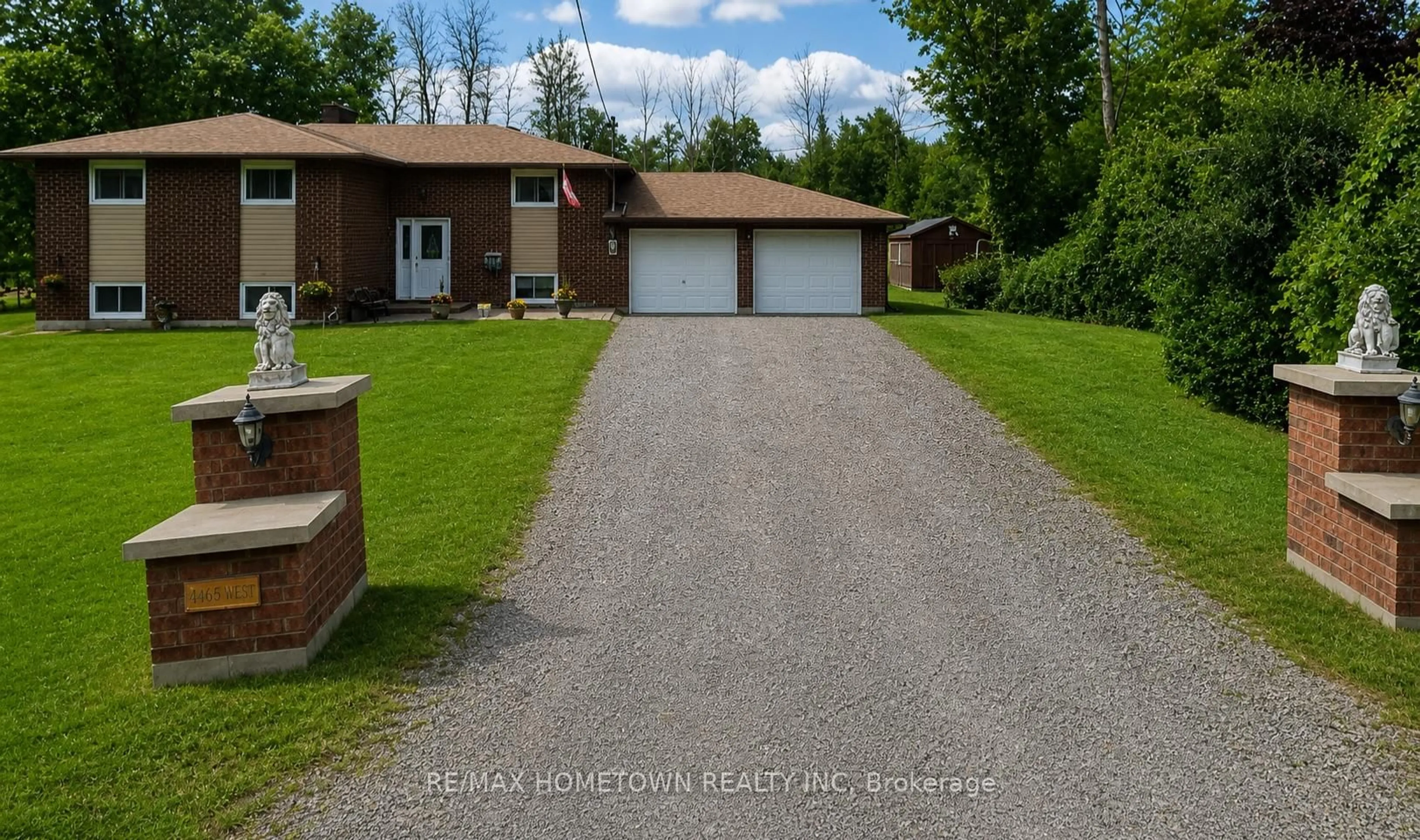 A pic from outside/outdoor area/front of a property/back of a property/a pic from drone, street for 1223 Eleanor Fulford Cres, Elizabethtown-Kitley Ontario K6V 5T3
