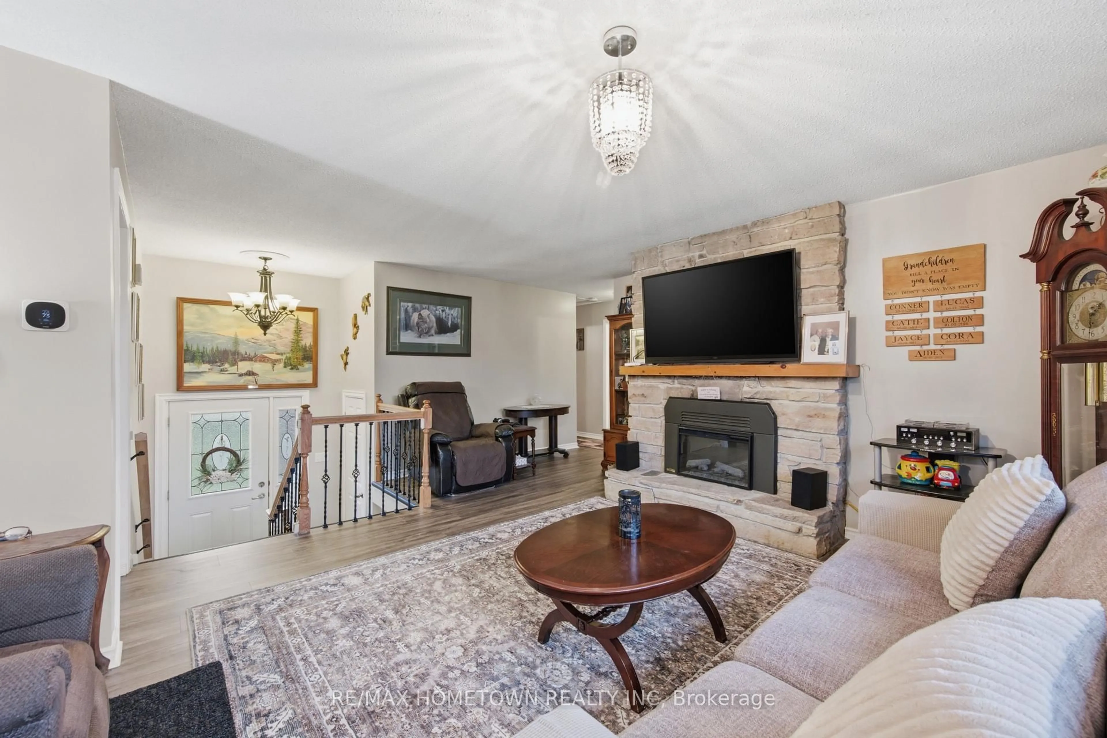 Living room with furniture, unknown for 1223 Eleanor Fulford Cres, Elizabethtown-Kitley Ontario K6V 5T3