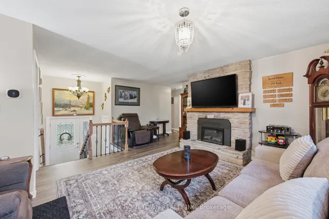 1223 Eleanor Fulford Cres, Elizabethtown-Kitley 2