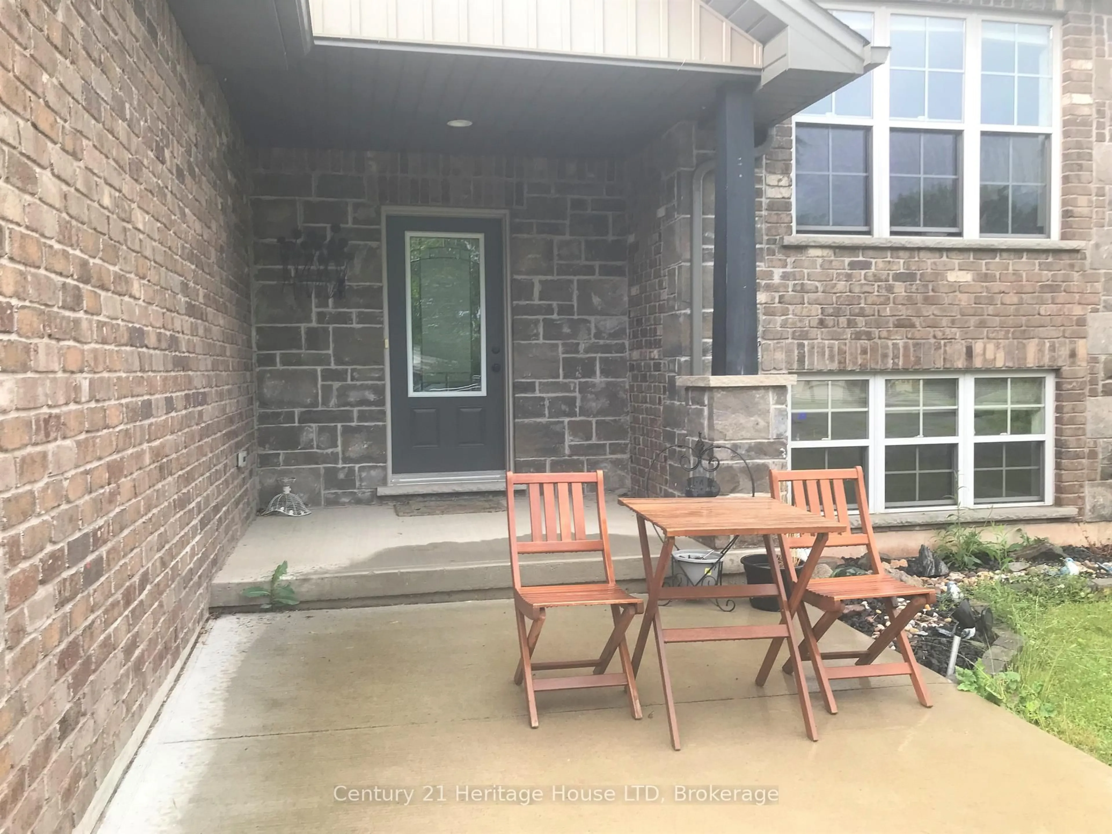 Patio, street for 3660 Brunswick Ave, Fort Erie Ontario L0S 1B0