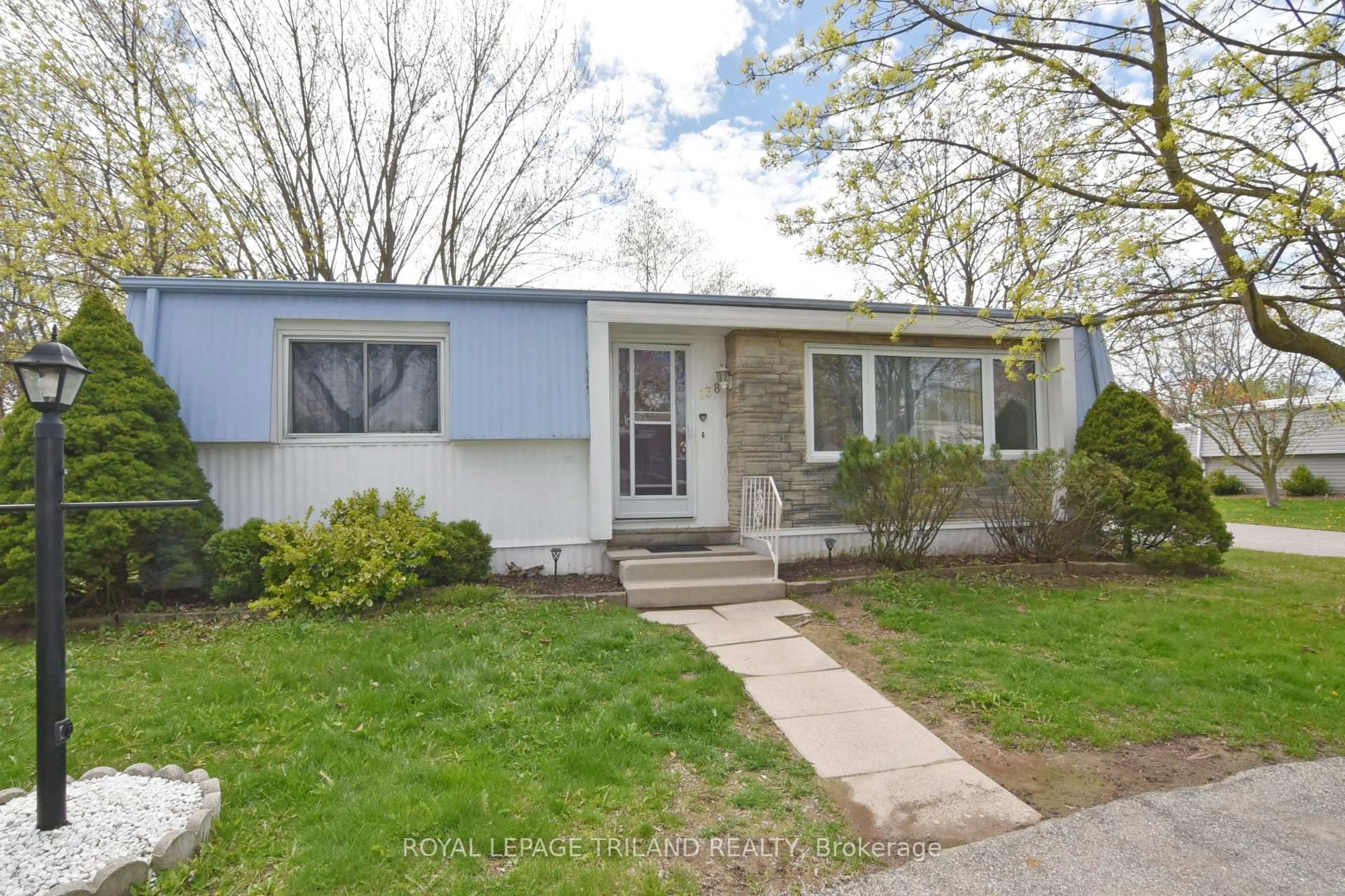 Home with vinyl exterior material, street for 138 Pebble Beach Pkwy, South Huron Ontario N0M 1T0