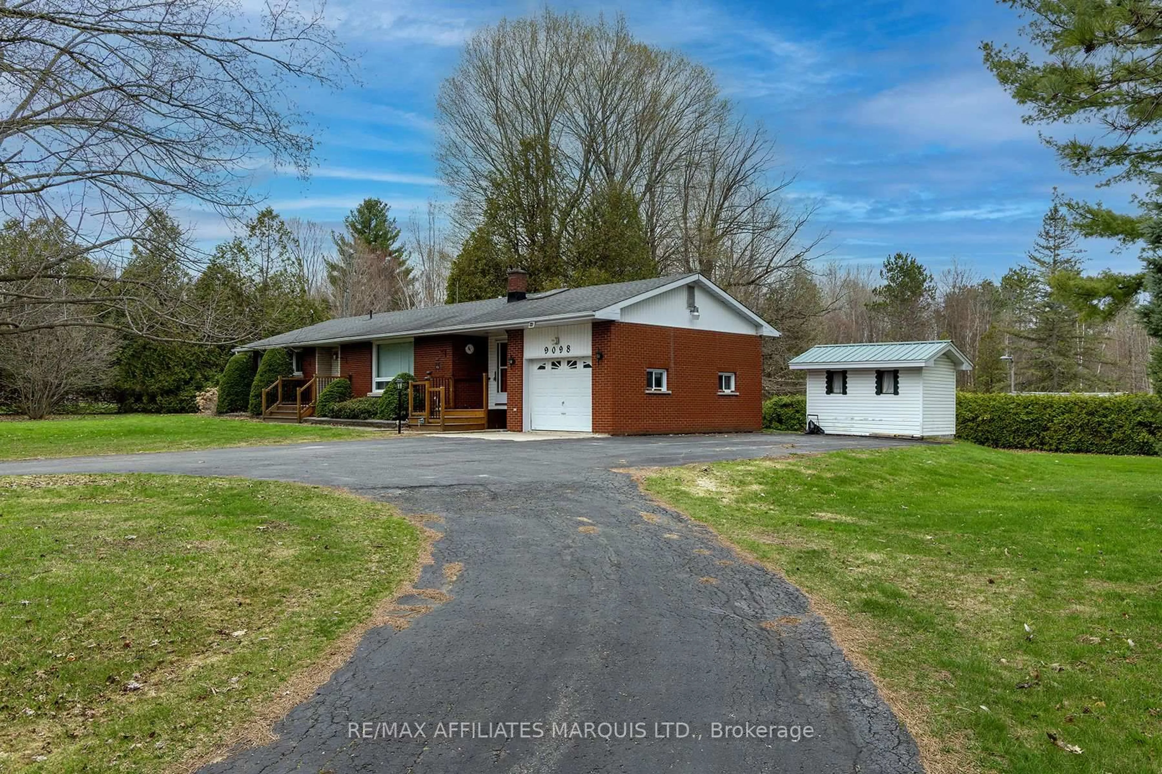 A pic from outside/outdoor area/front of a property/back of a property/a pic from drone, street for 9098 County Rd 44 Rd, Edwardsburgh/Cardinal Ontario K0C 1X0